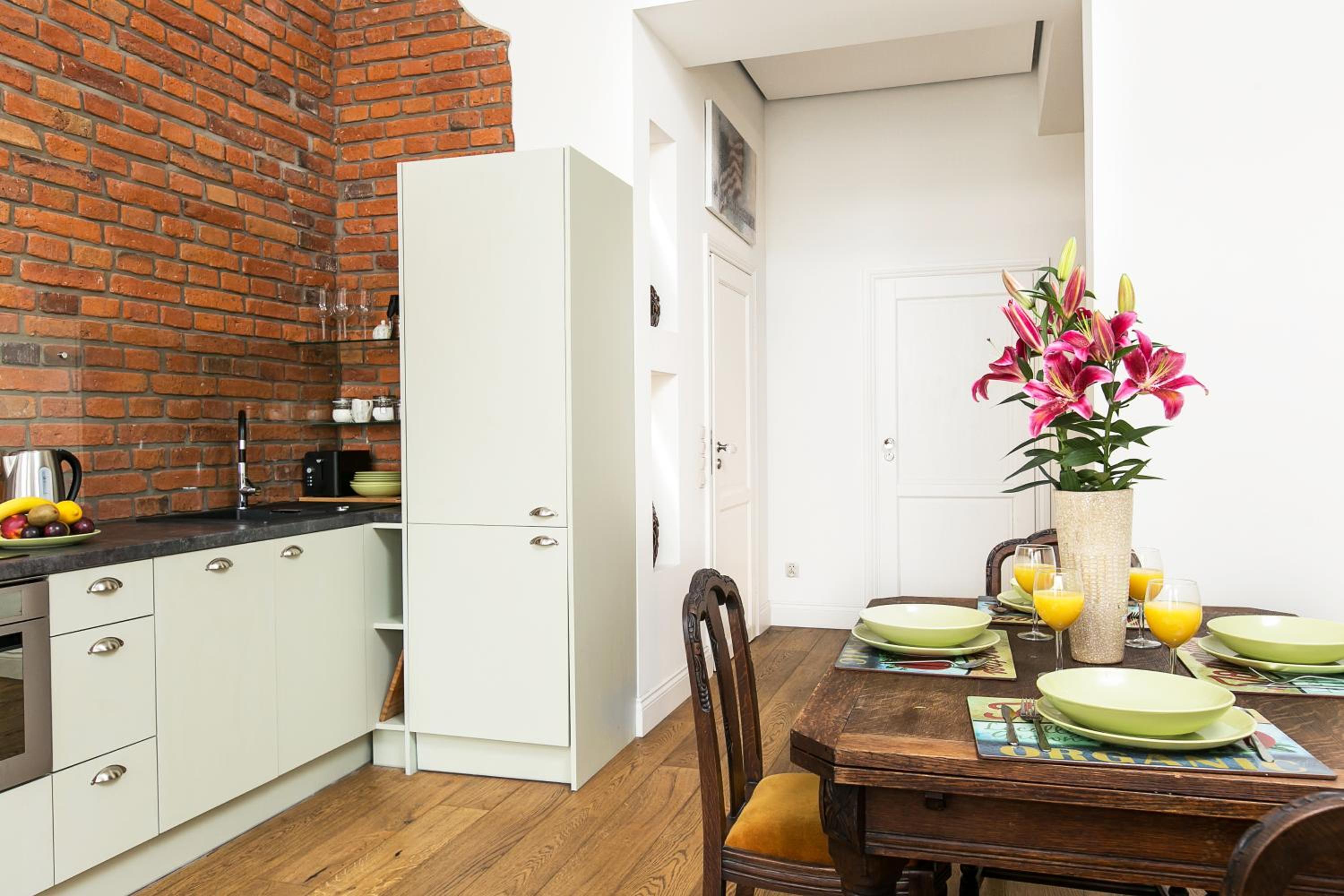 One-Bedroom Apartment - Photo 17