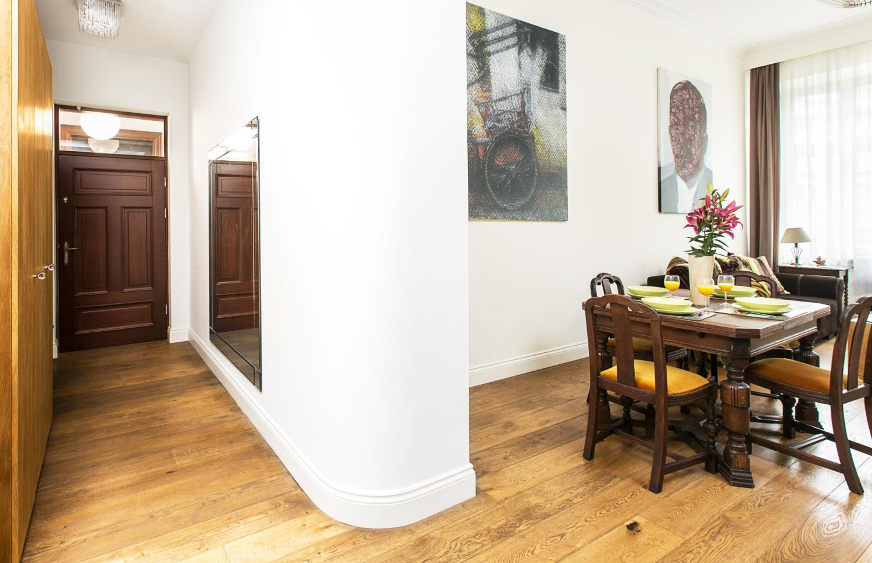 One-Bedroom Apartment - Photo 8