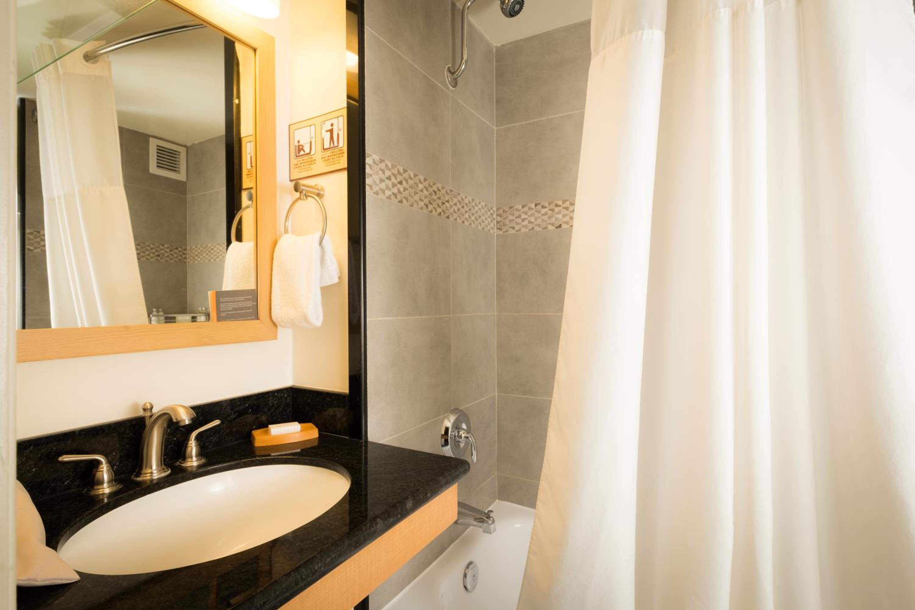 Family Suite - Photo 7
