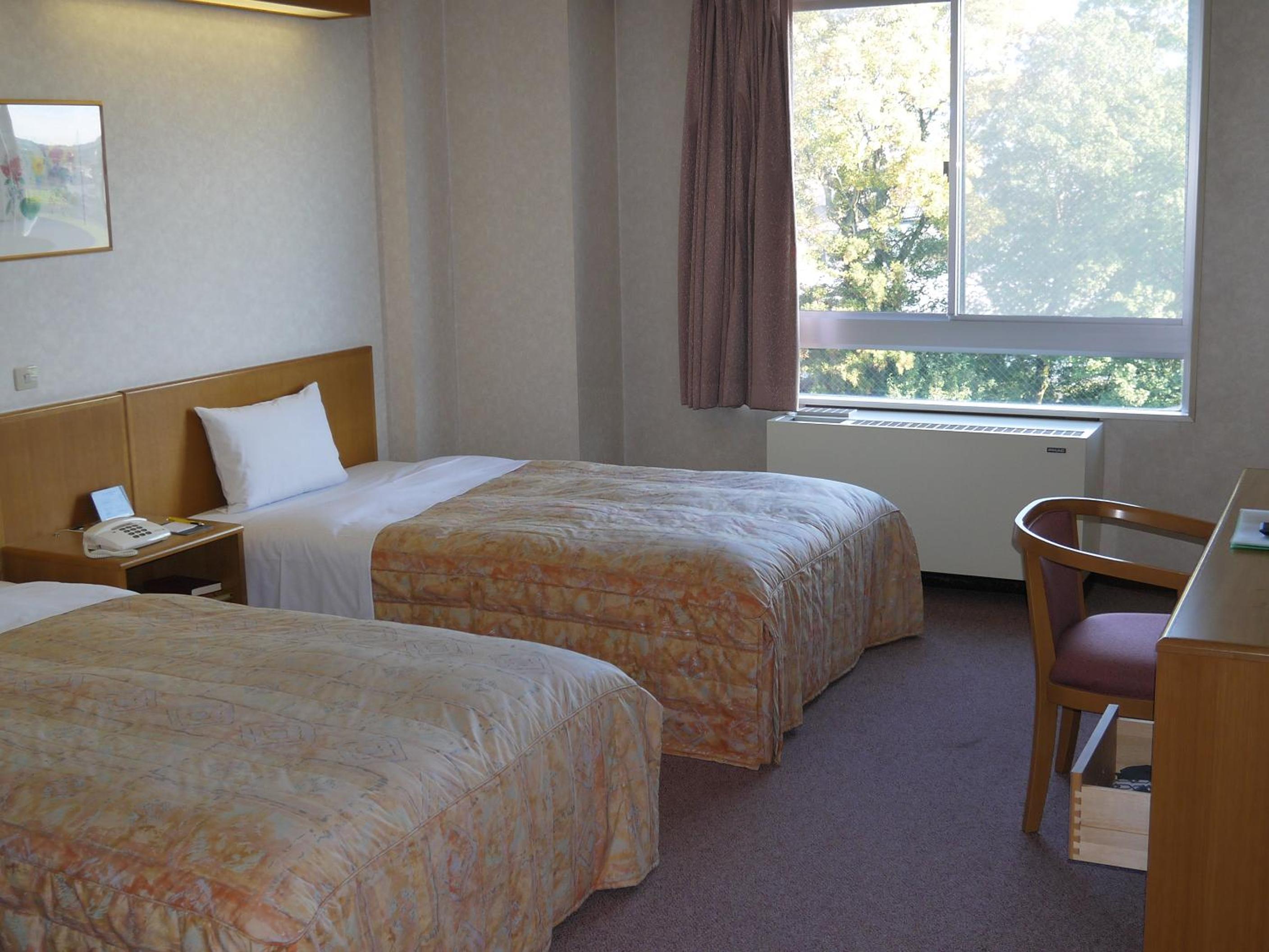 Twin Room - Photo 2