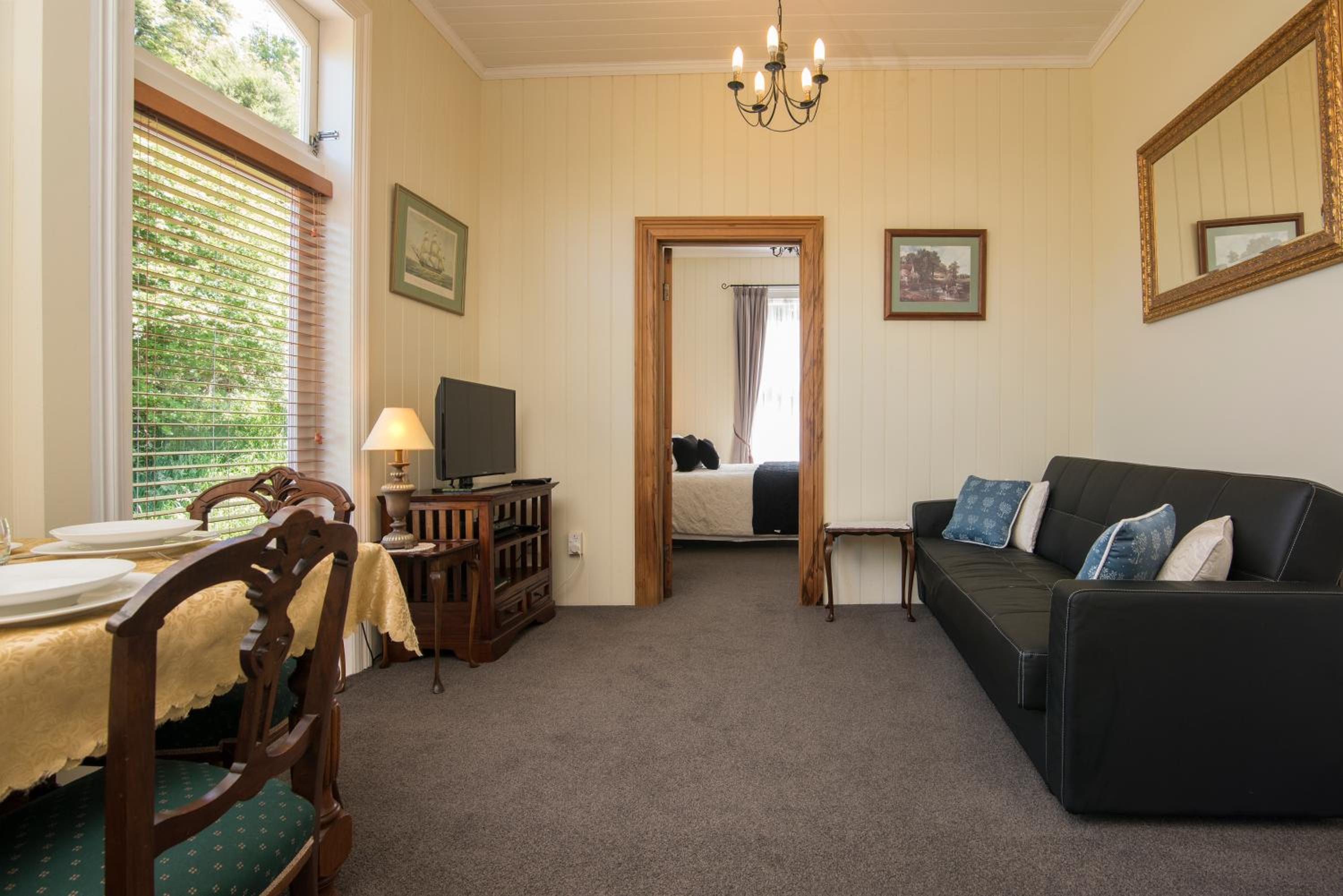 Superior One-Bedroom Apartment - Sir Joseph Banks photo 2