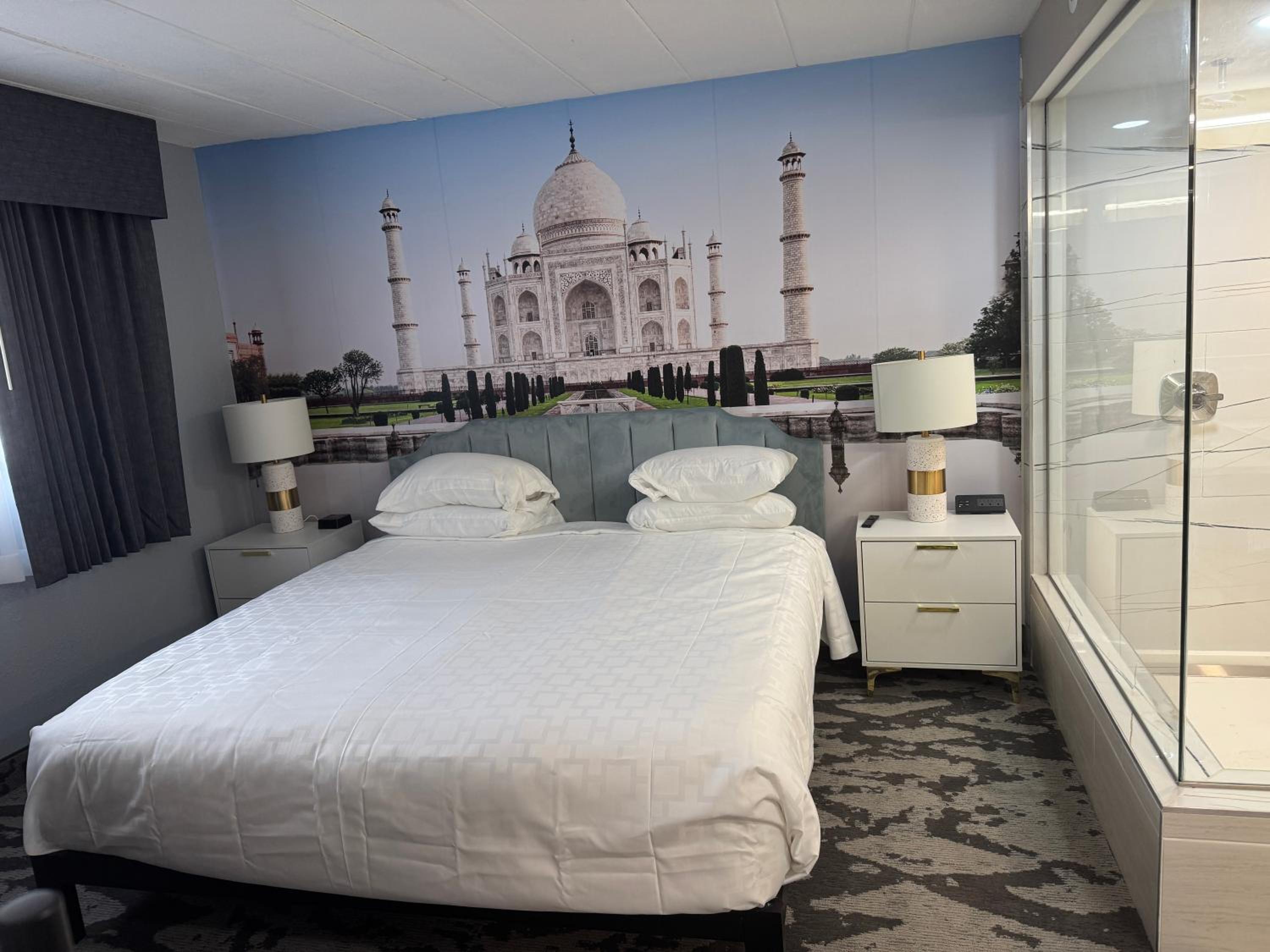 Deluxe King Suite