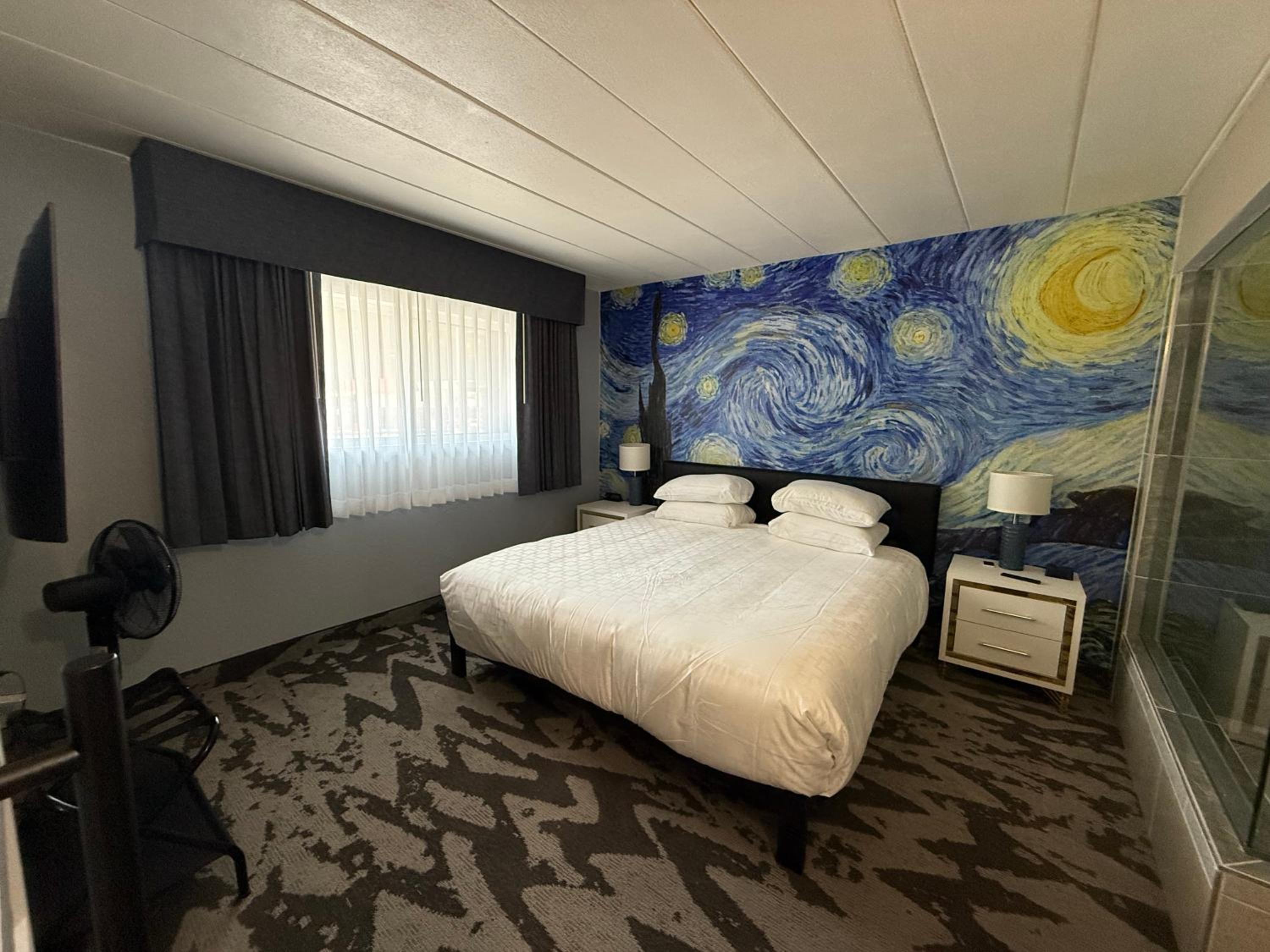 Deluxe King Suite