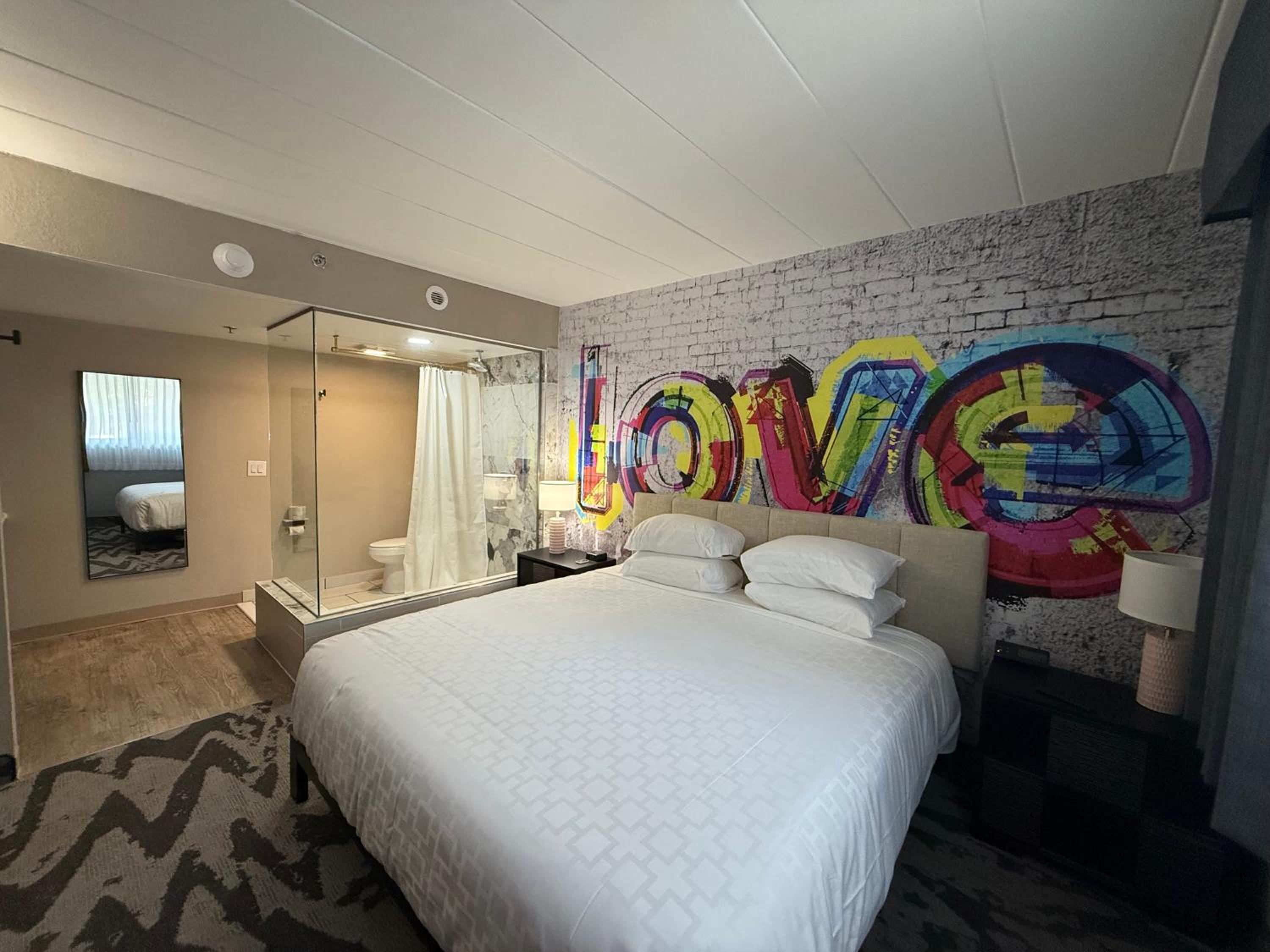 Deluxe King Suite