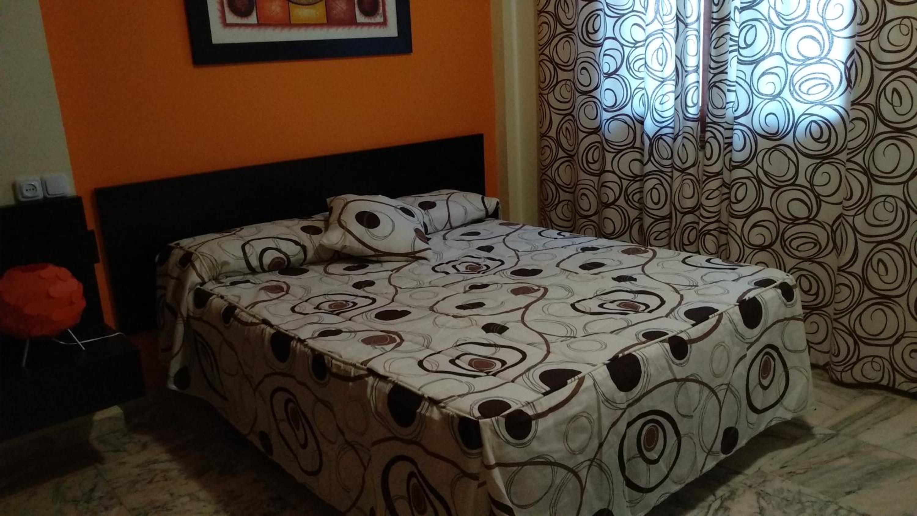 Apartamento de Dos Habitaciones con Vista a la Calle Peatonal