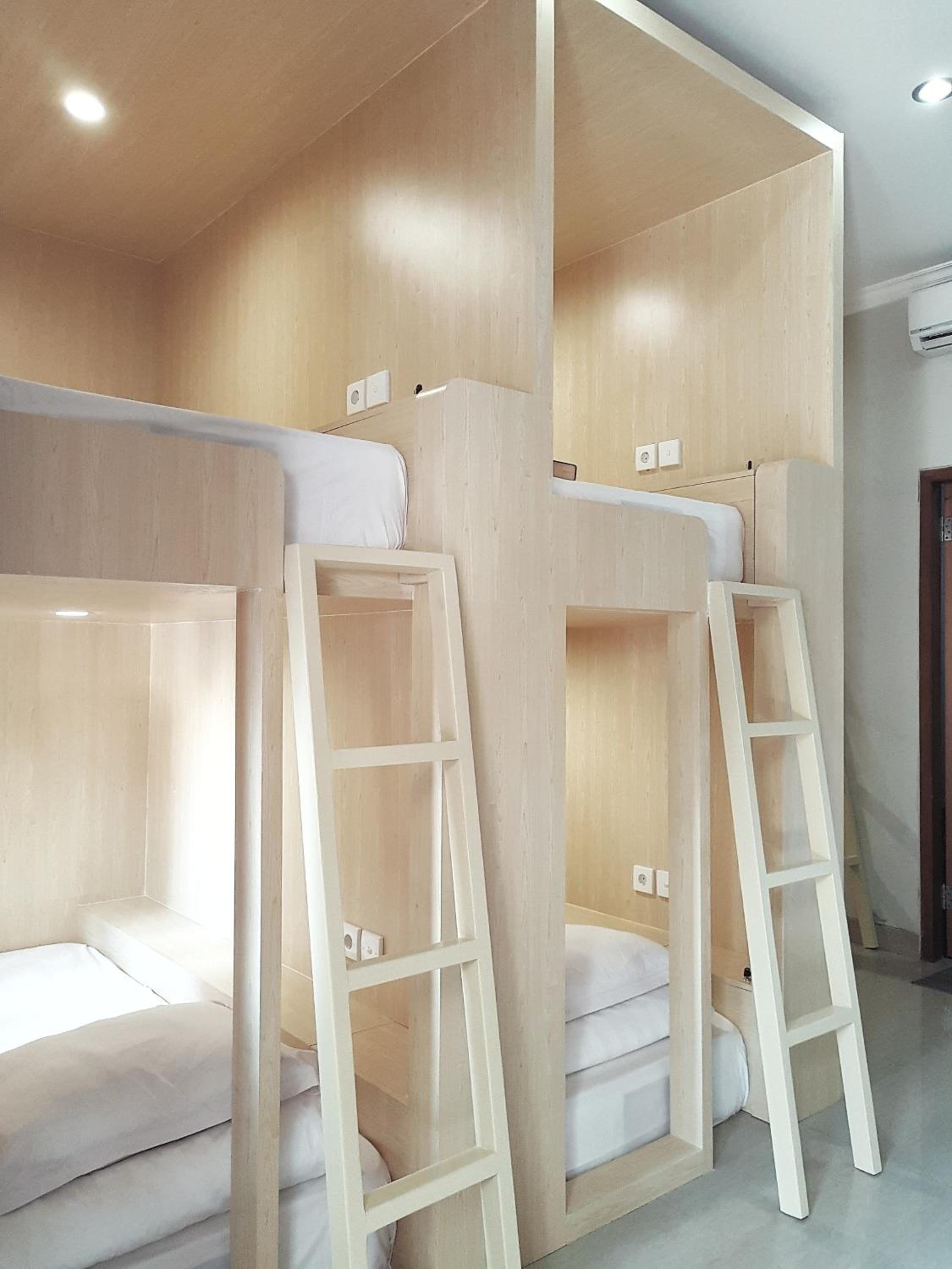 Bed in 6-Bed Dormitory Room photo 1