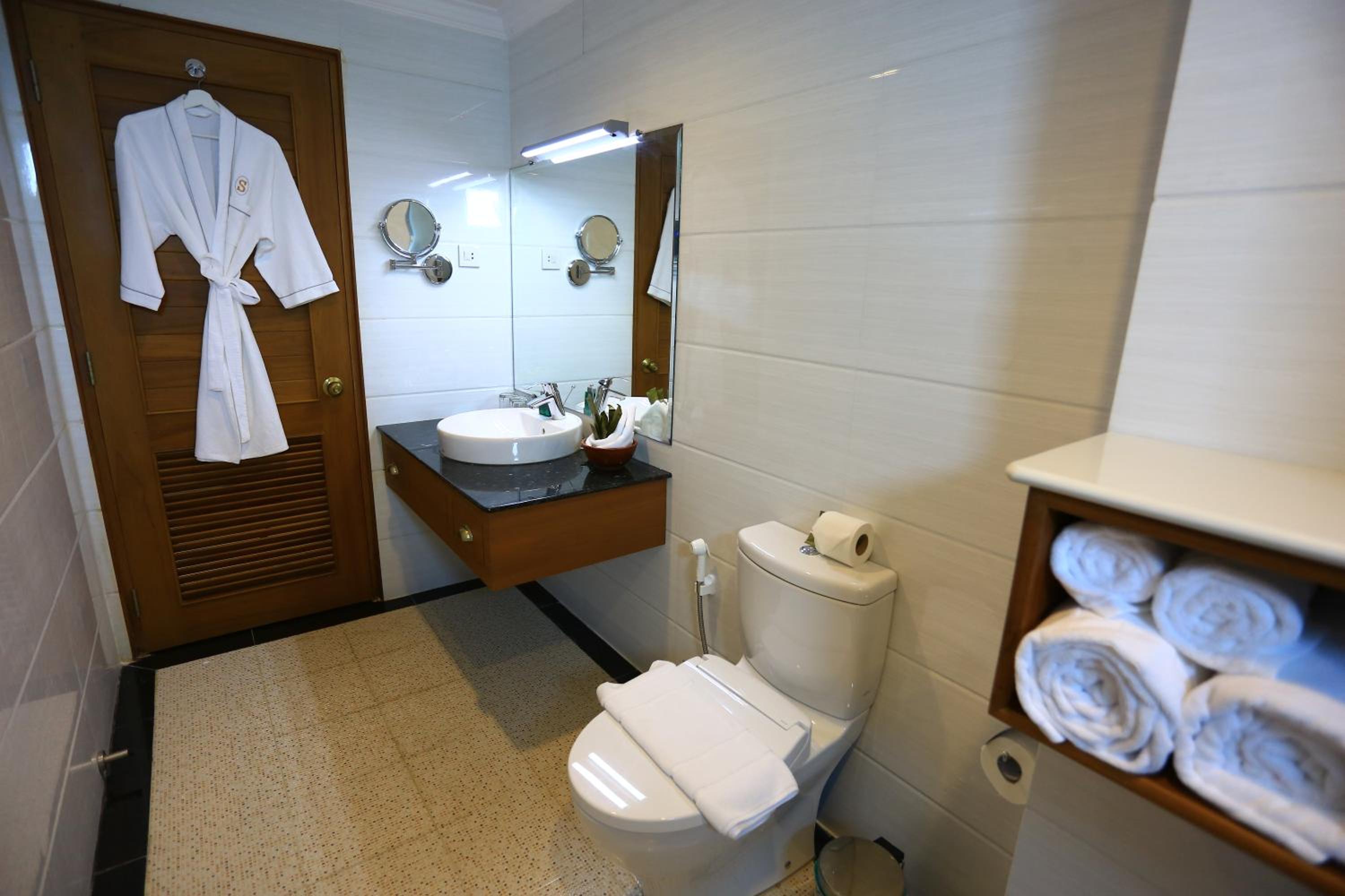 Grand Deluxe Corner Room photo 2