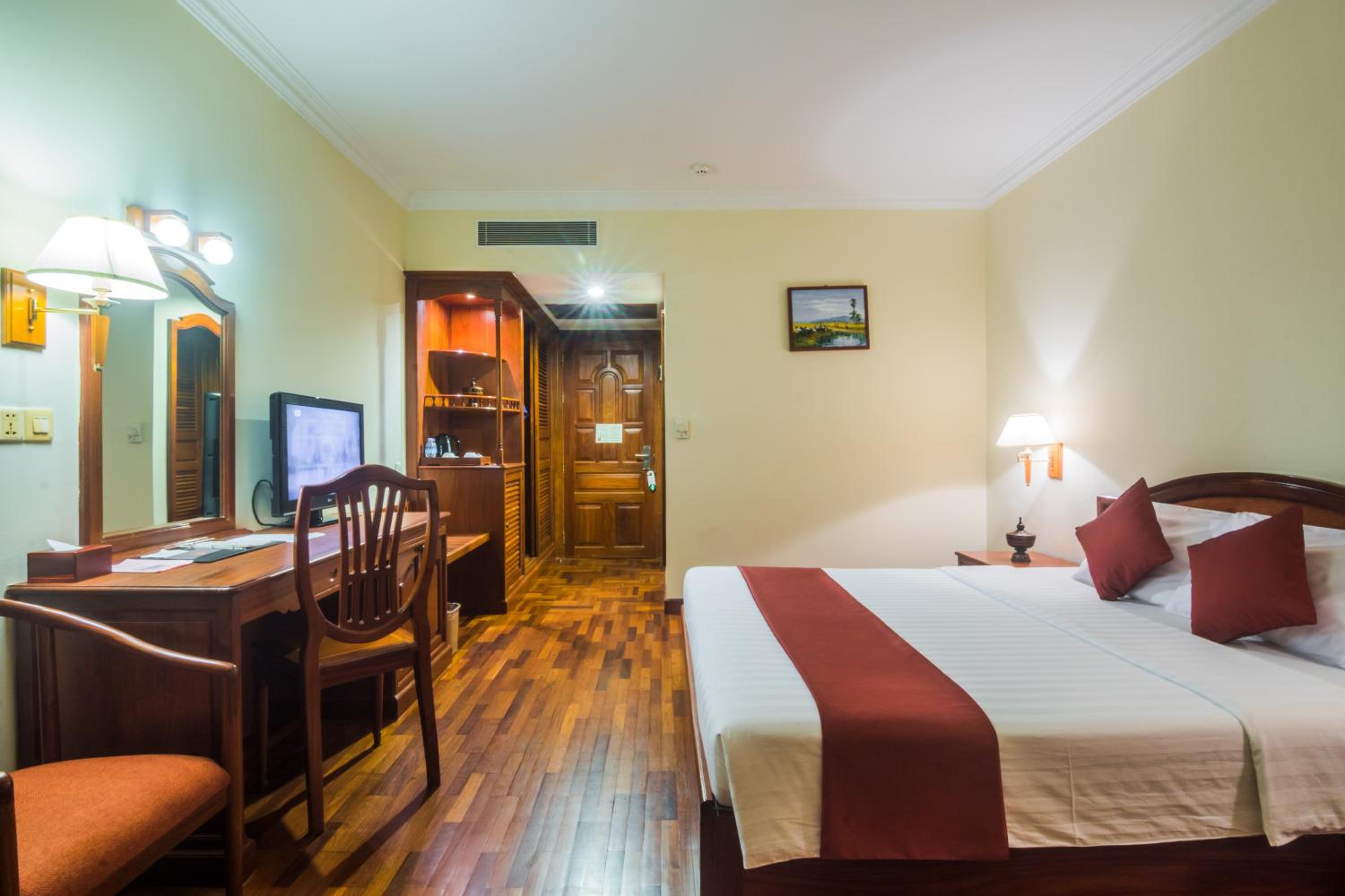 Deluxe Double Room - Photo 10