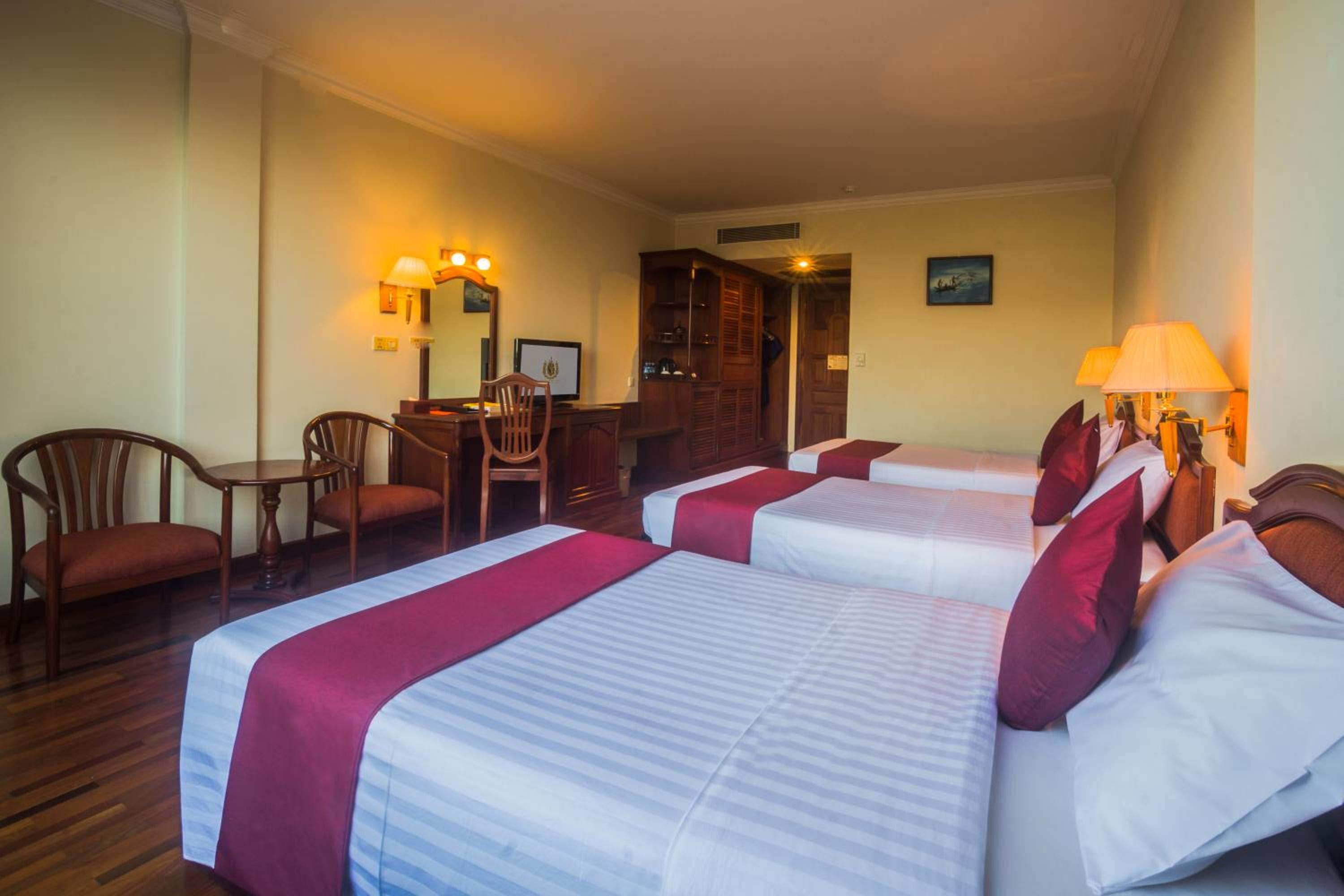 Deluxe Double Room - Photo 17