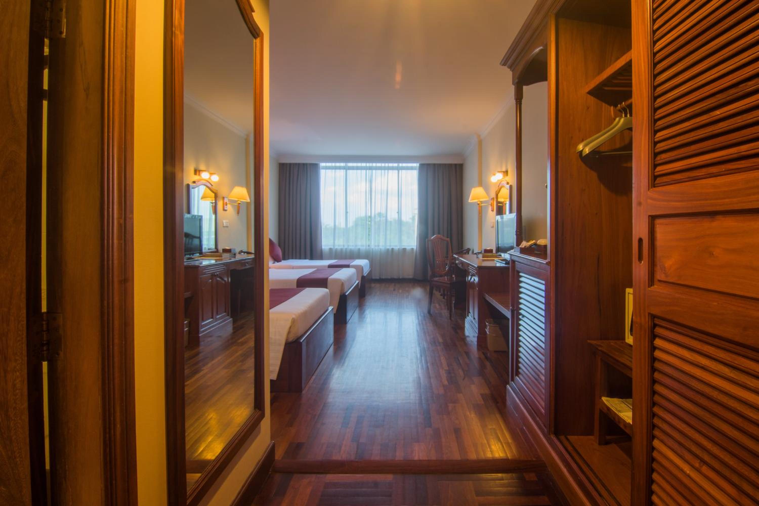 Deluxe Double Room - Photo 16