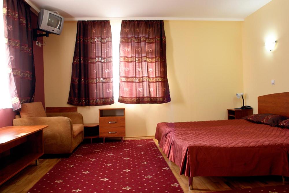Double or Twin Room - Photo 1