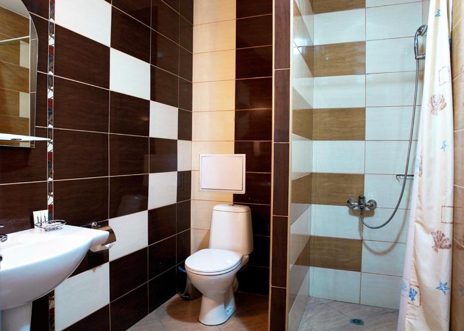 Double or Twin Room - Photo 3