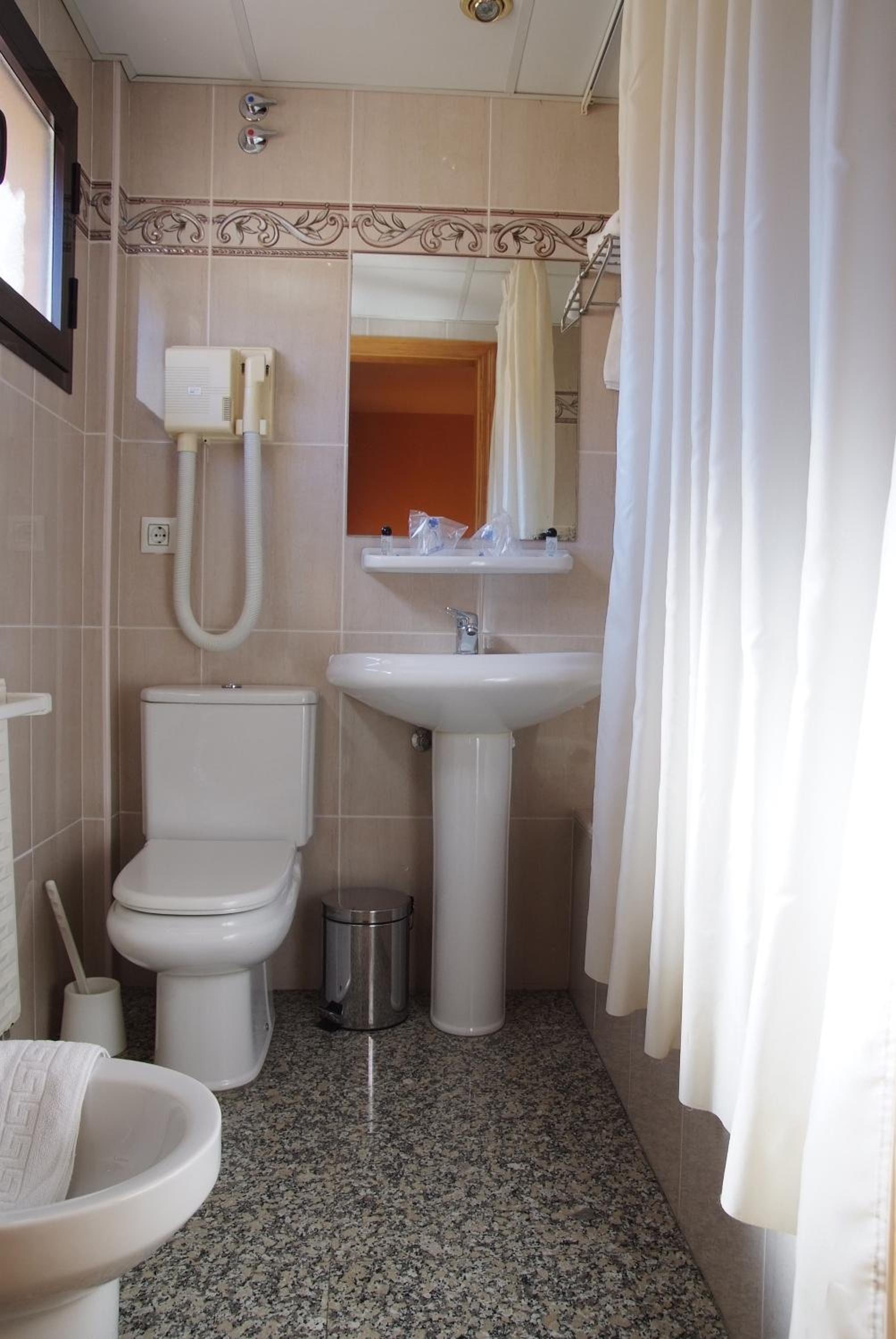 Single Room photo 2