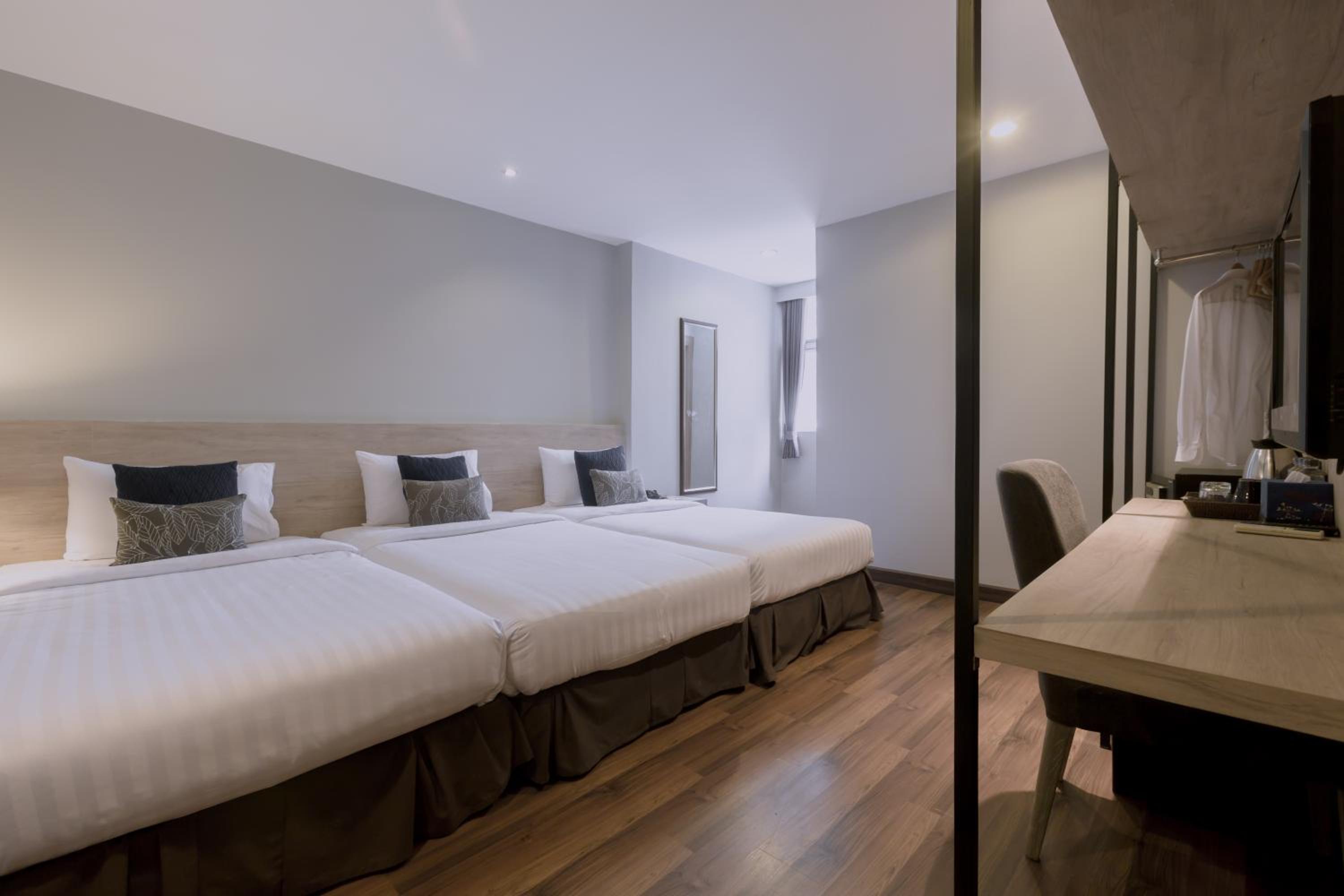 Superior Triple Room photo 2