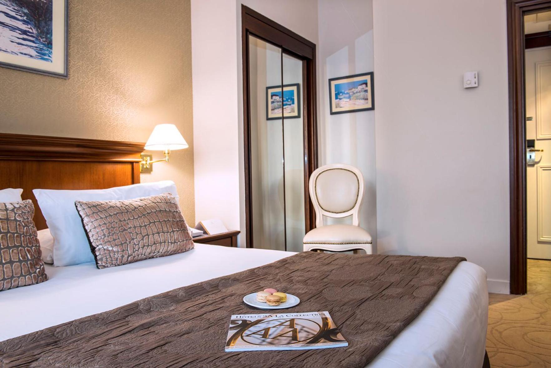 Double Room with Partial Sea View - Photo 2