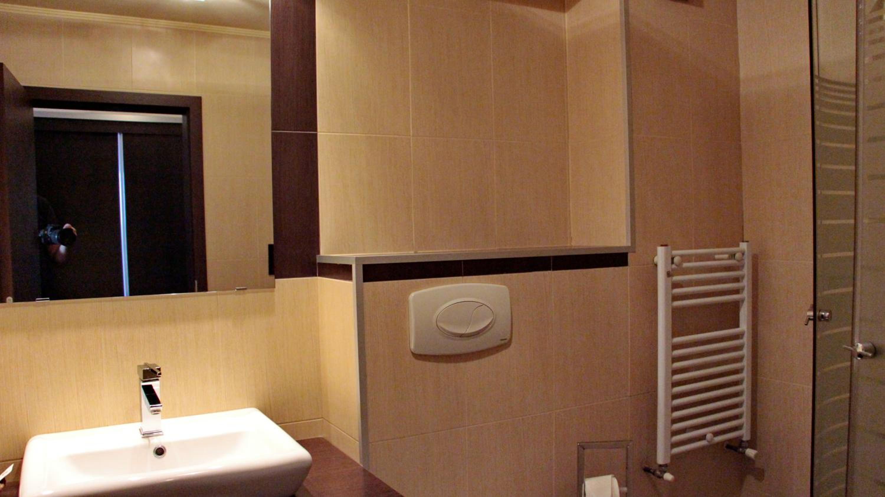 Standard Twin Room 4* - Photo 4