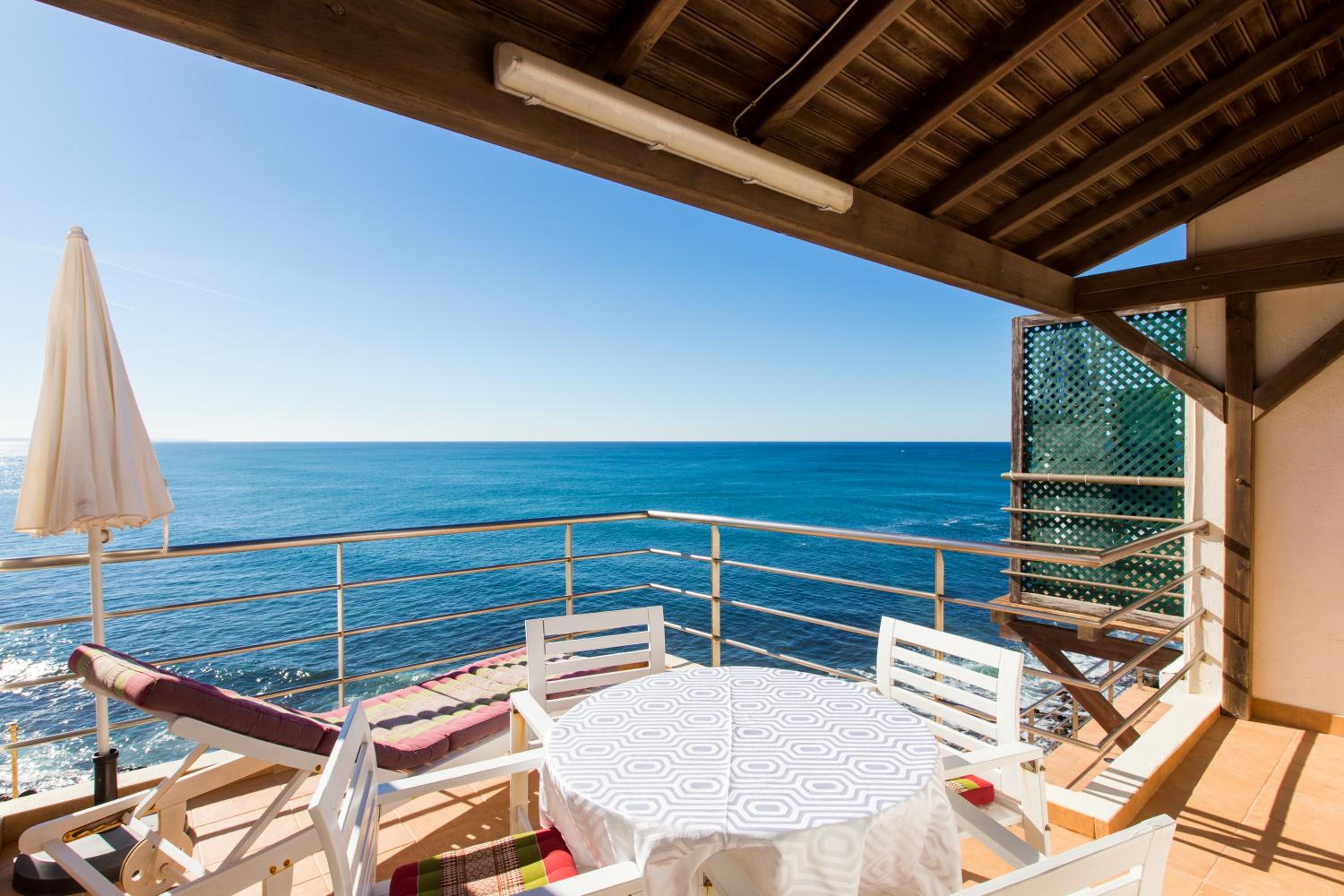 Deluxe Double Room with Balcony and Sea View photo 2