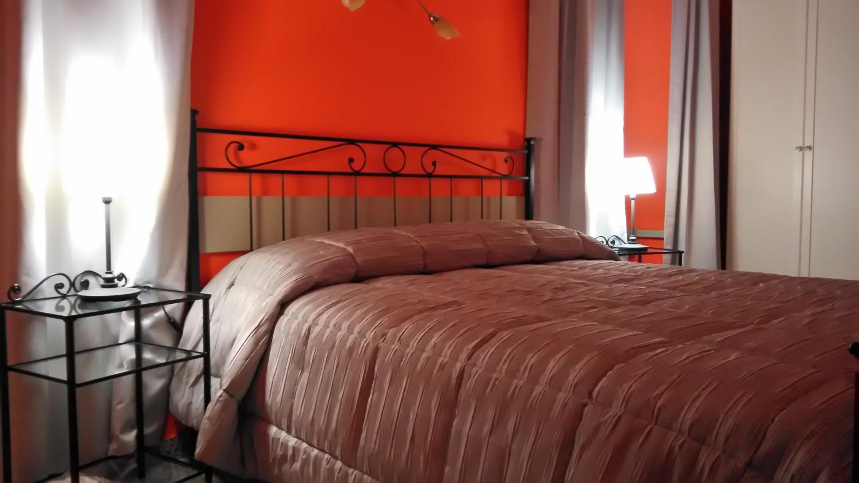 Large Double or Twin Room - Photo 1