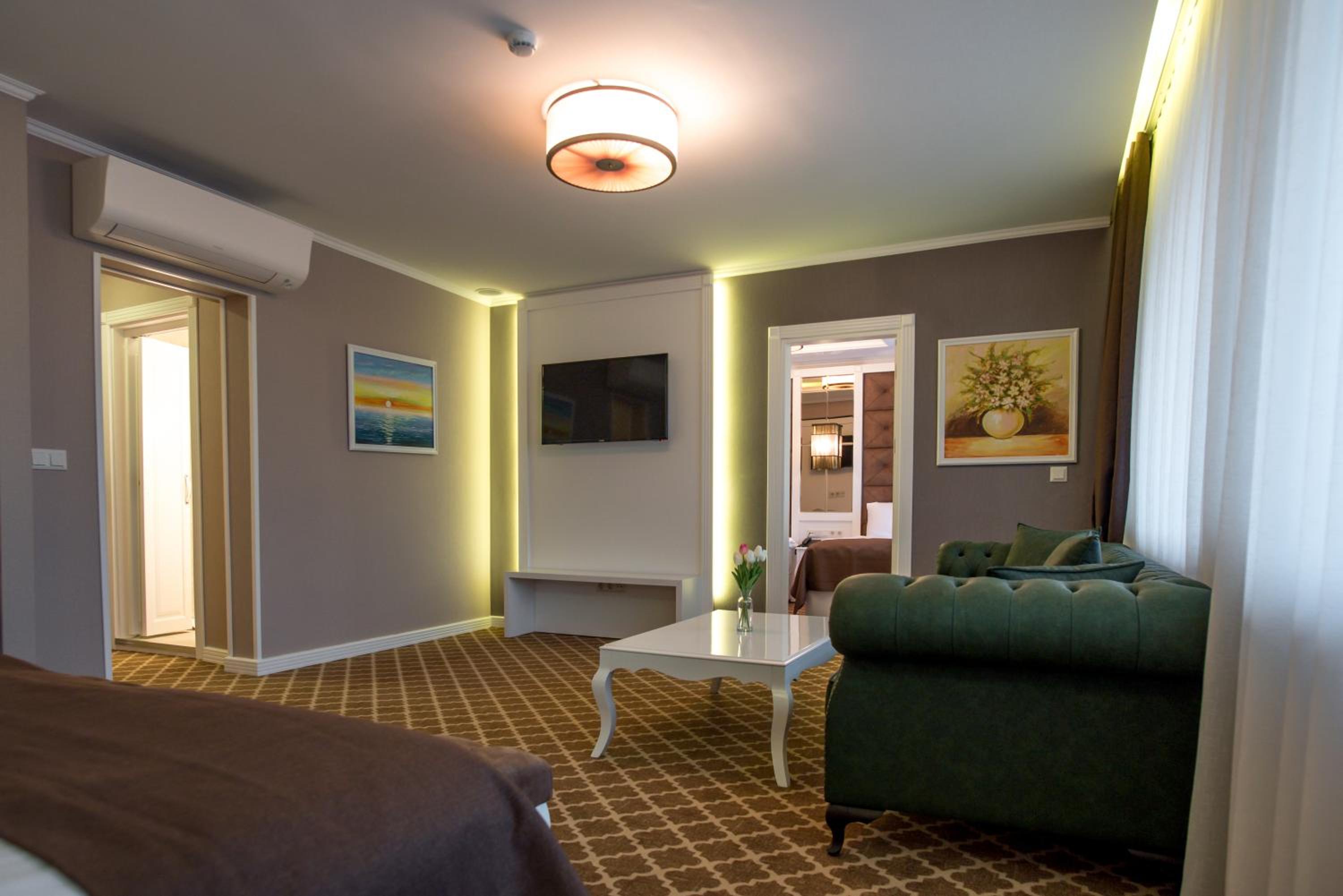 Two-Bedroom Apartment - Photo 4