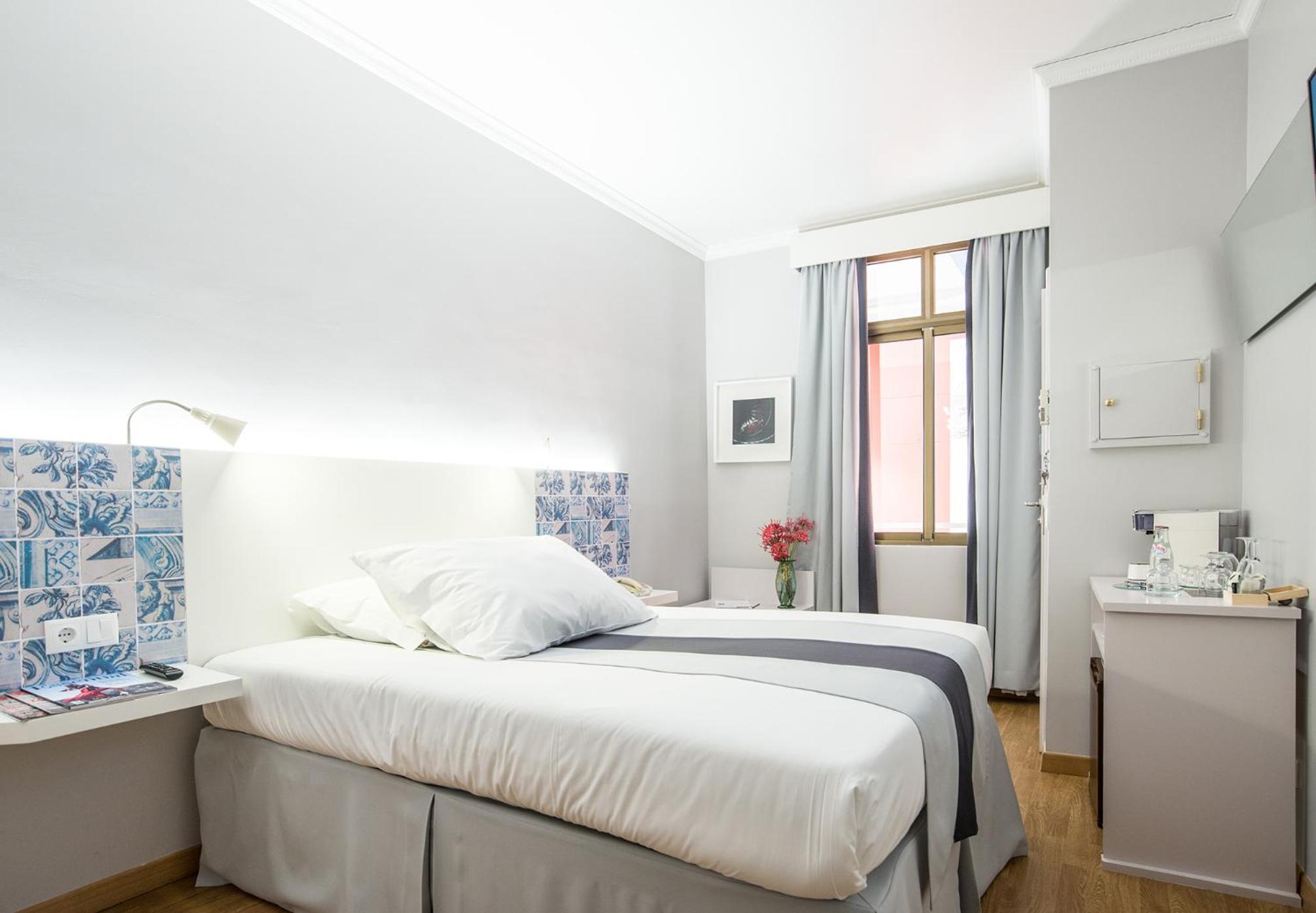 Standard Double Room - Photo 5