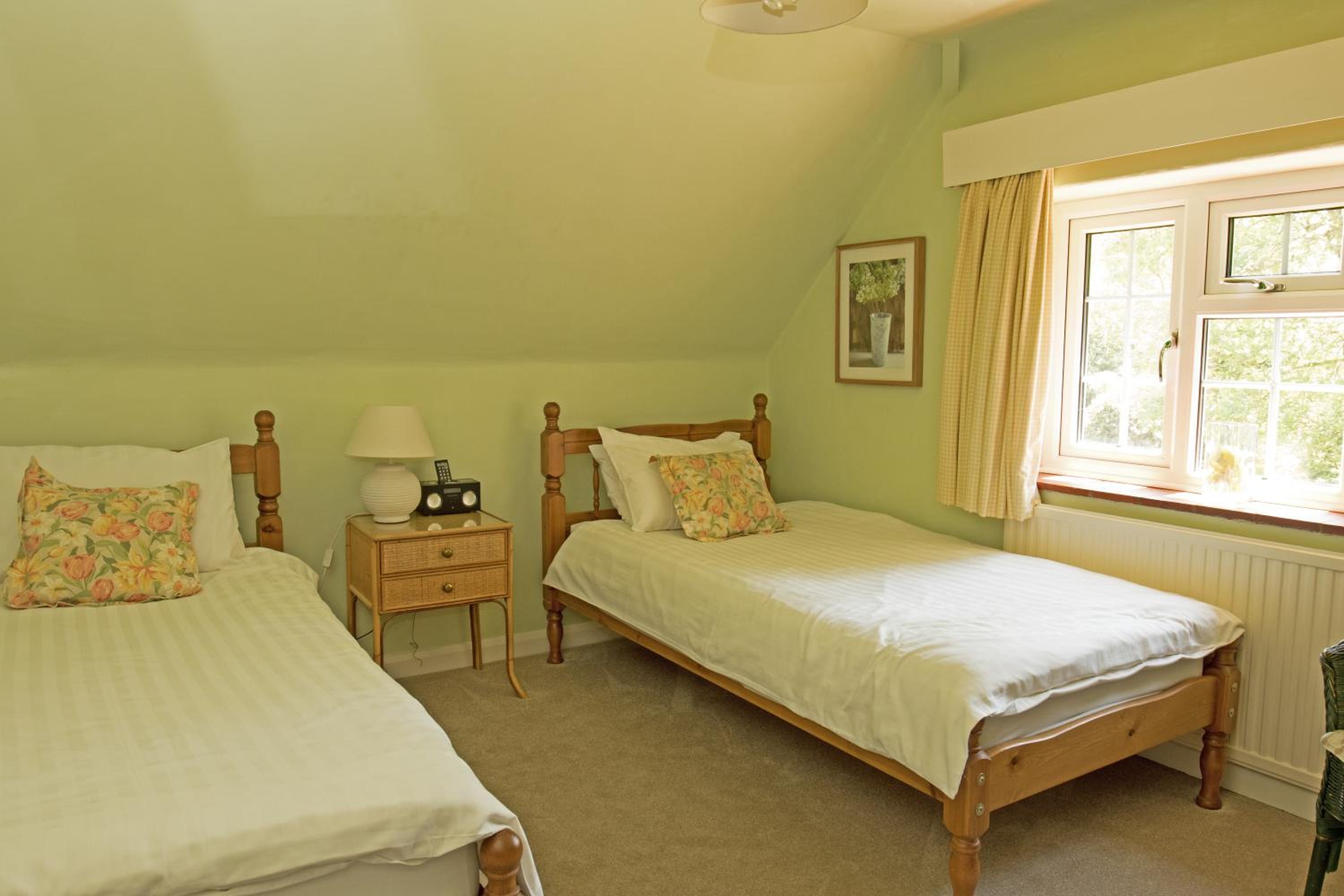 Twin Room with Shared Bathroom photo 1