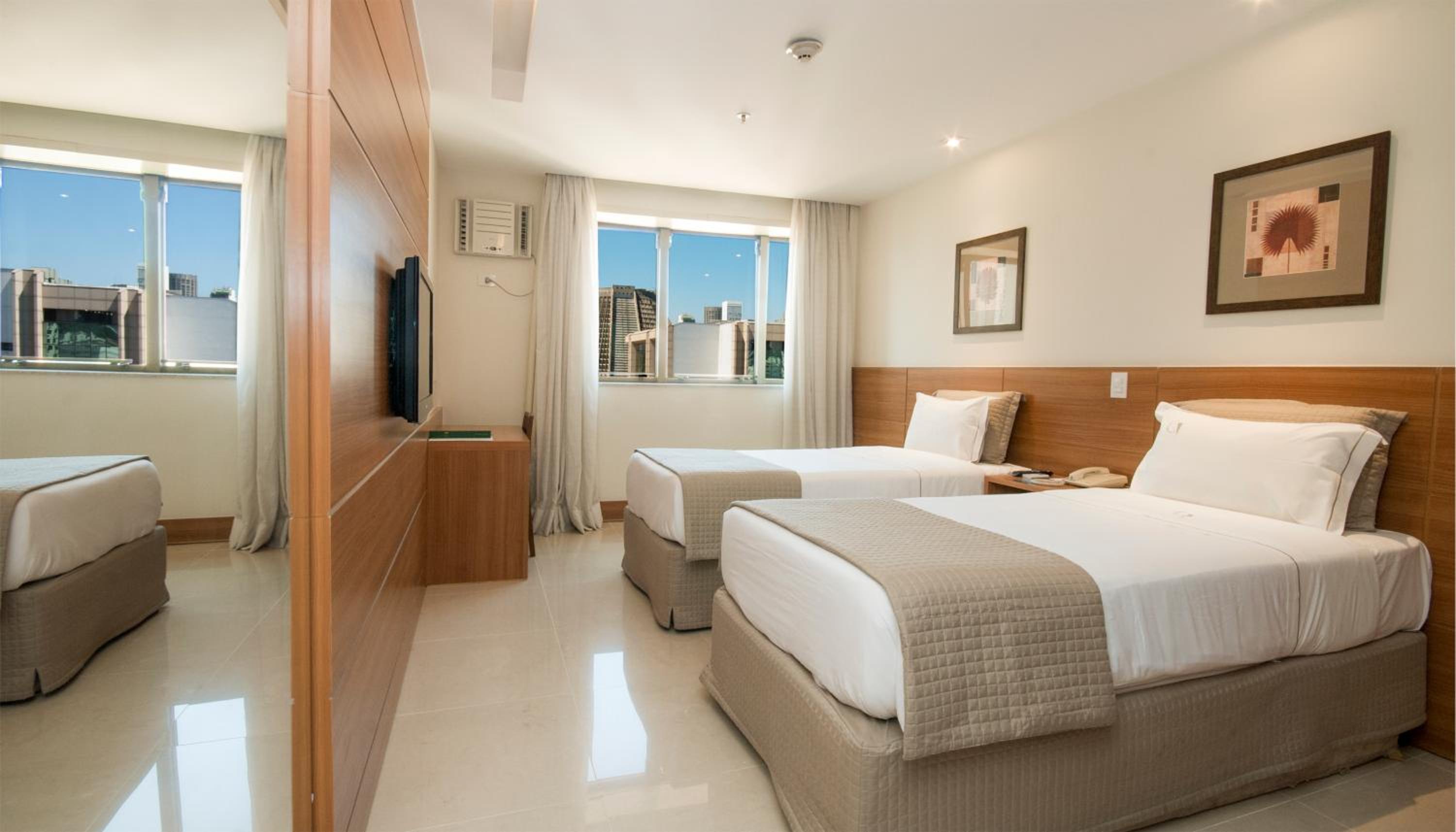 Standard Twin Room - Photo 4
