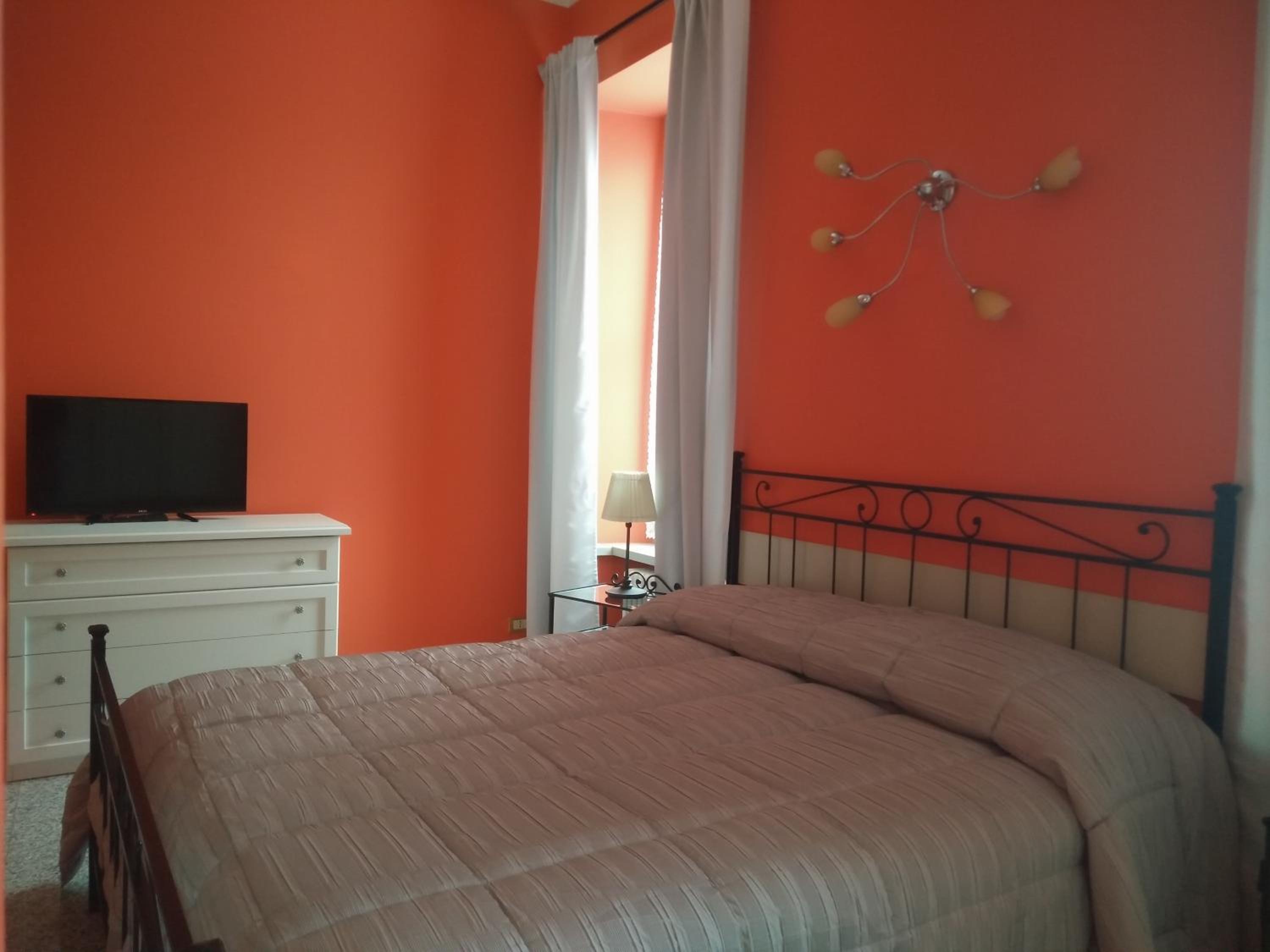 Large Double or Twin Room - Photo 2