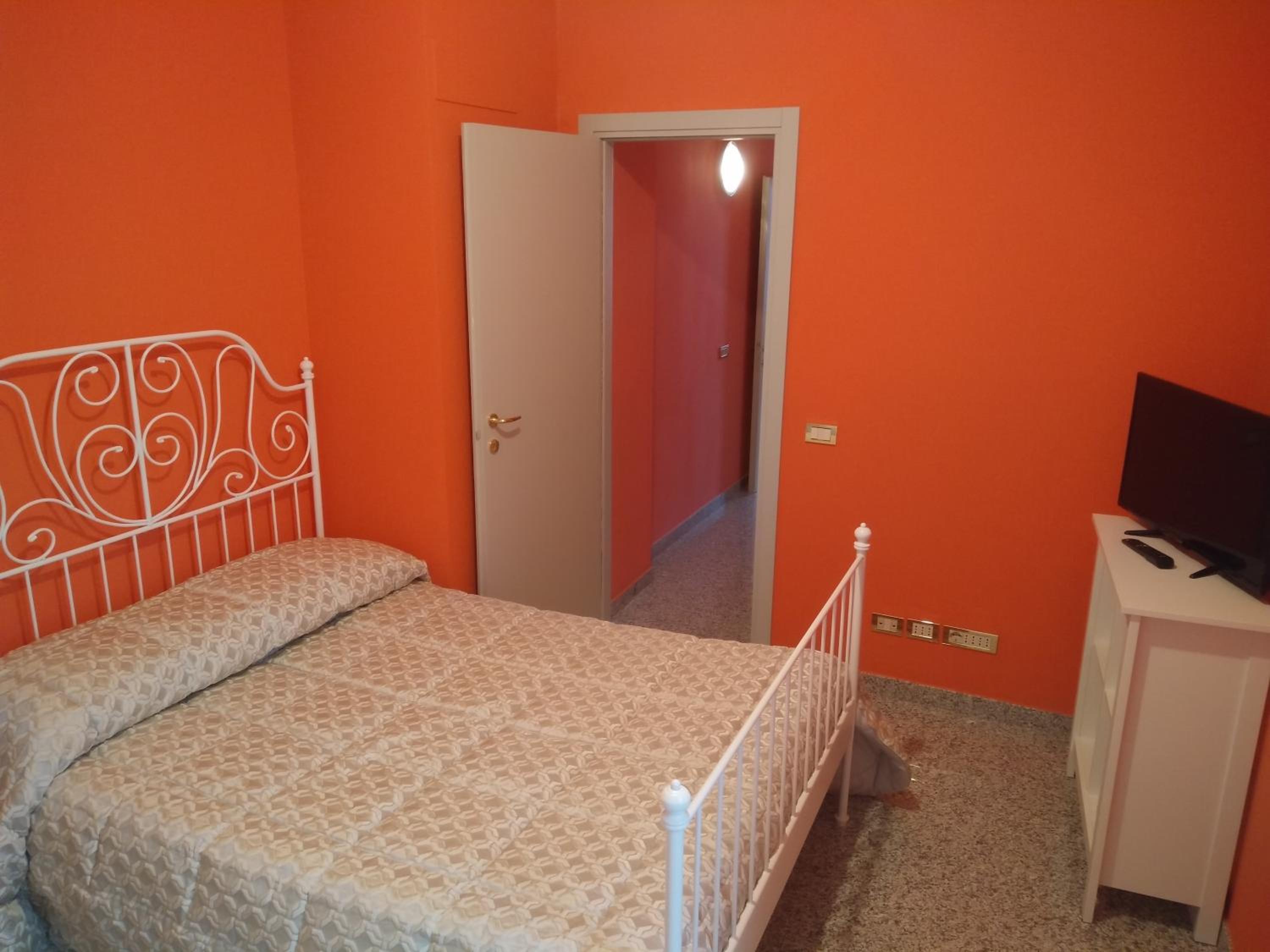 Large Double or Twin Room - Photo 7