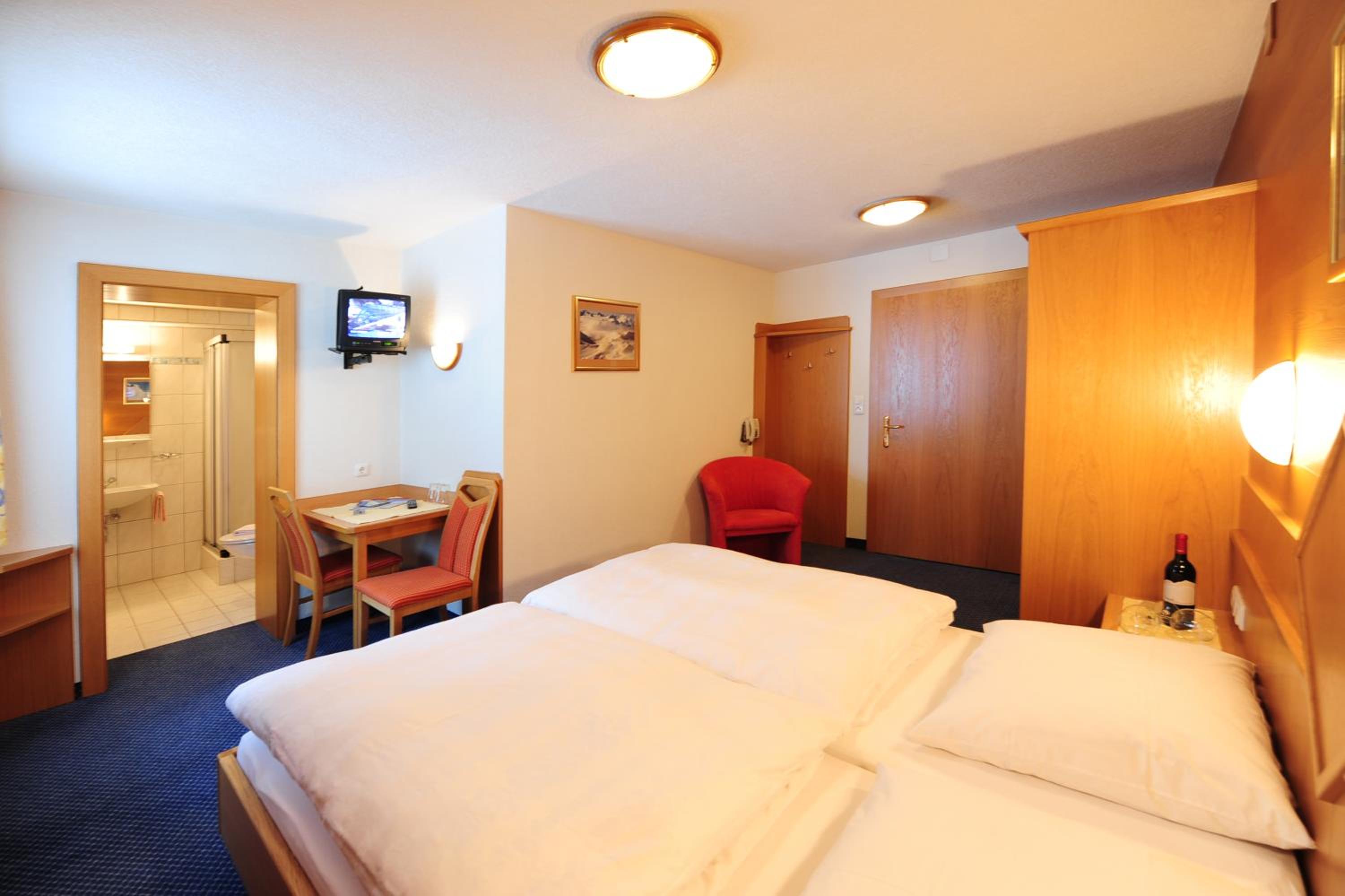 Standard Double Room photo 1
