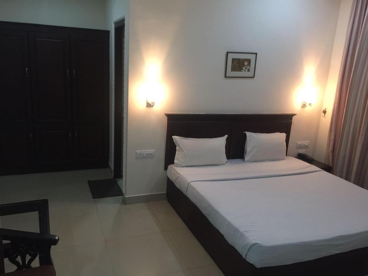 Economy Double Room photo 2