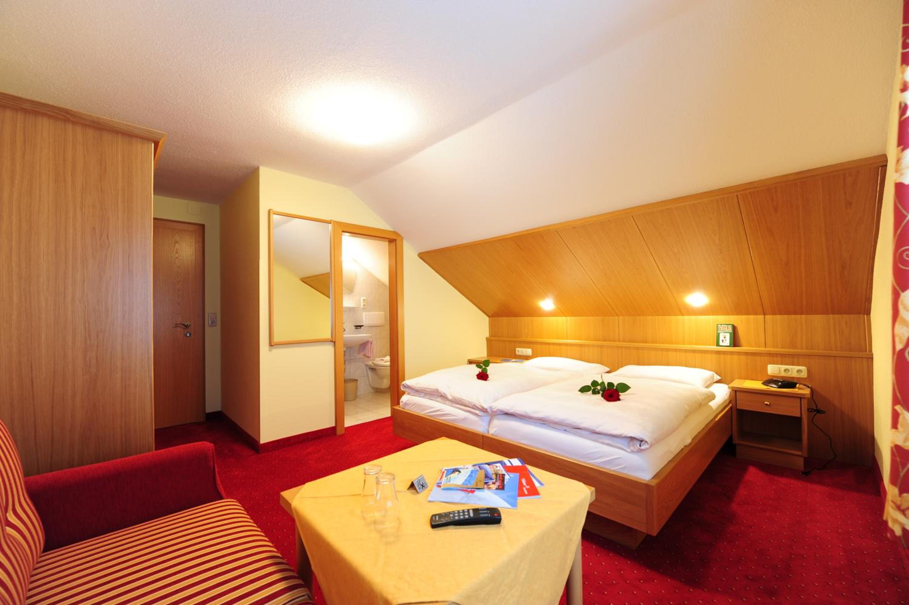 Standard Double or Twin Room photo 3