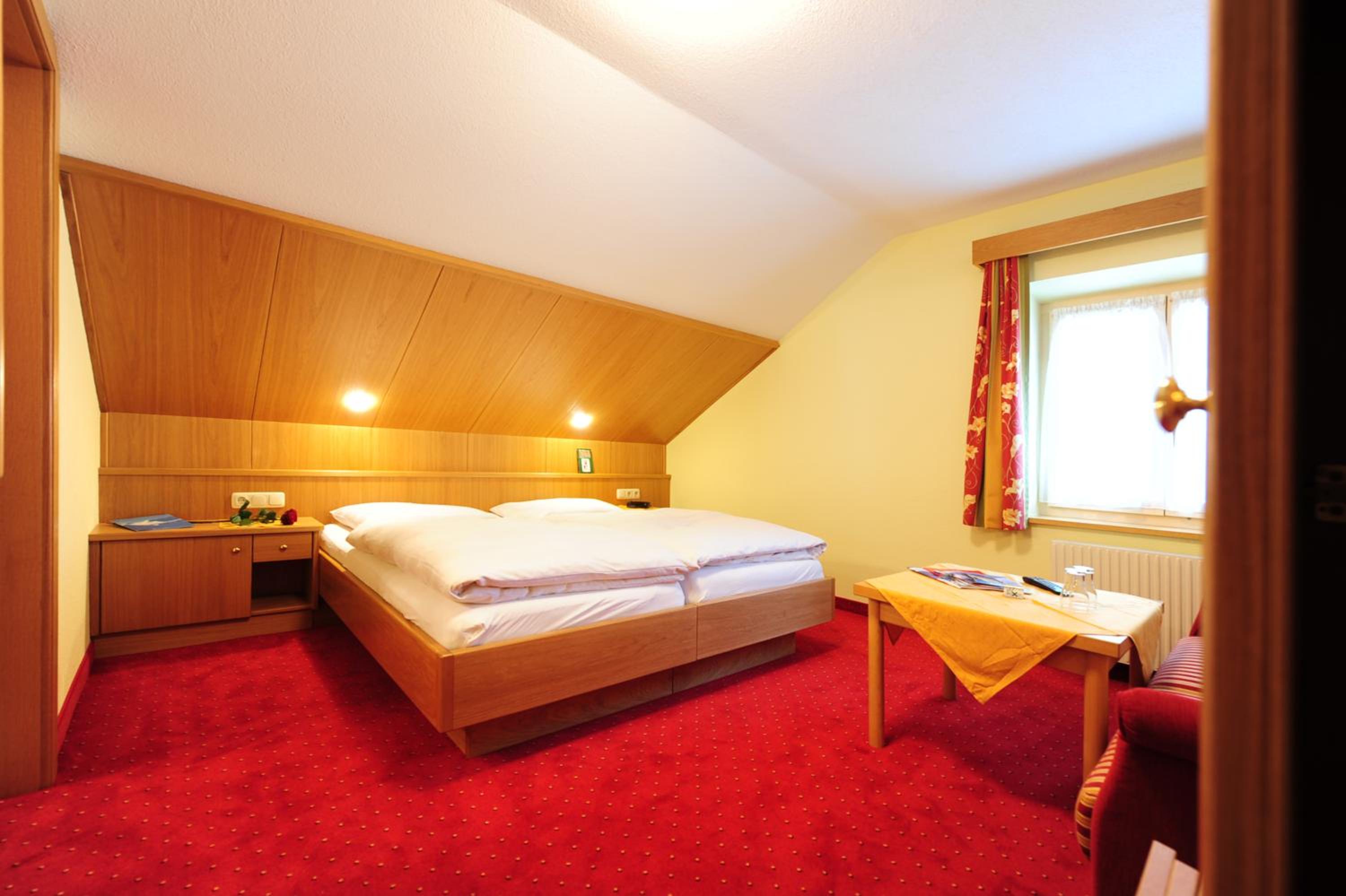 Standard Double or Twin Room photo 1