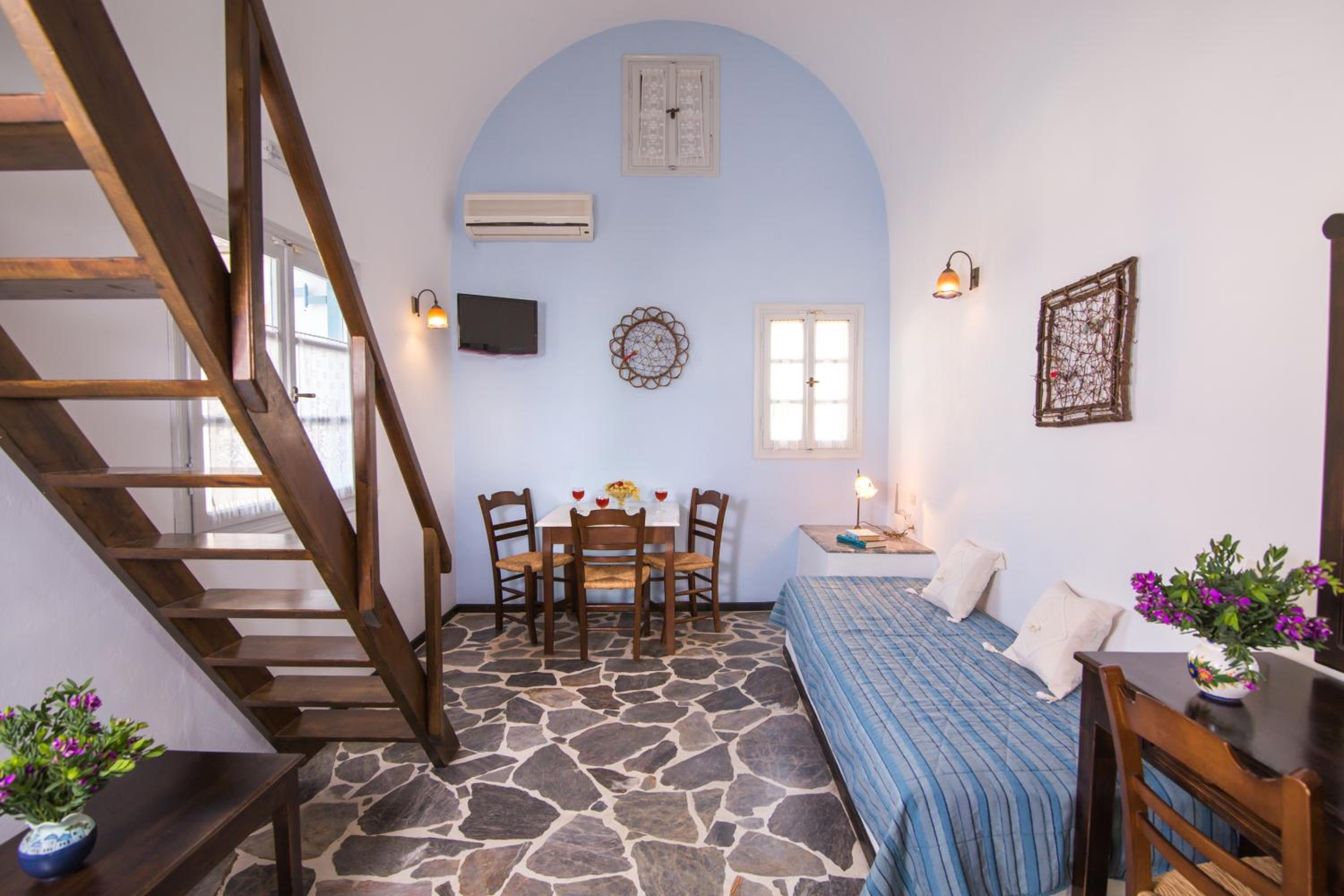 Large Maisonette photo 3