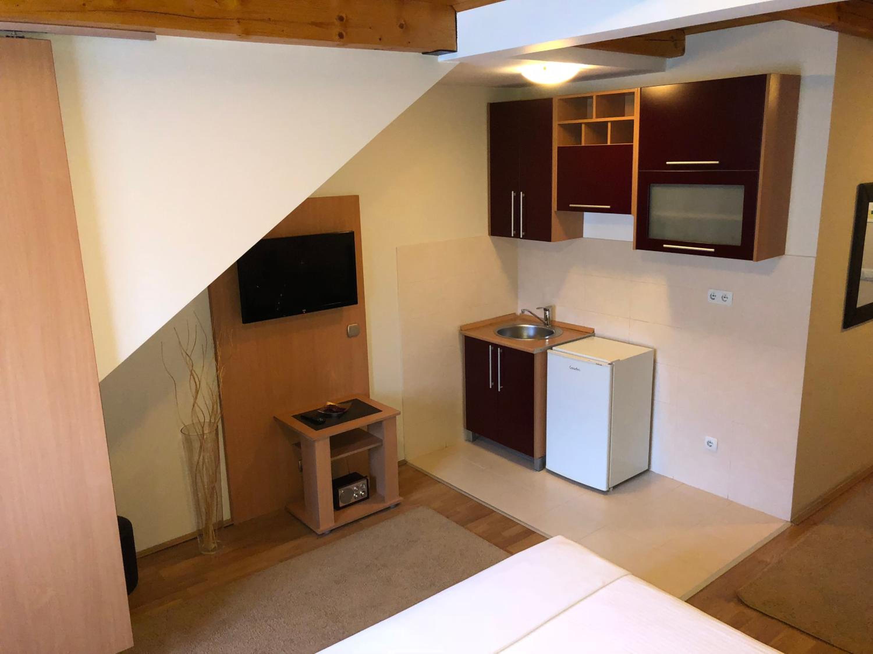 Three-Bedroom Apartment - Photo 5