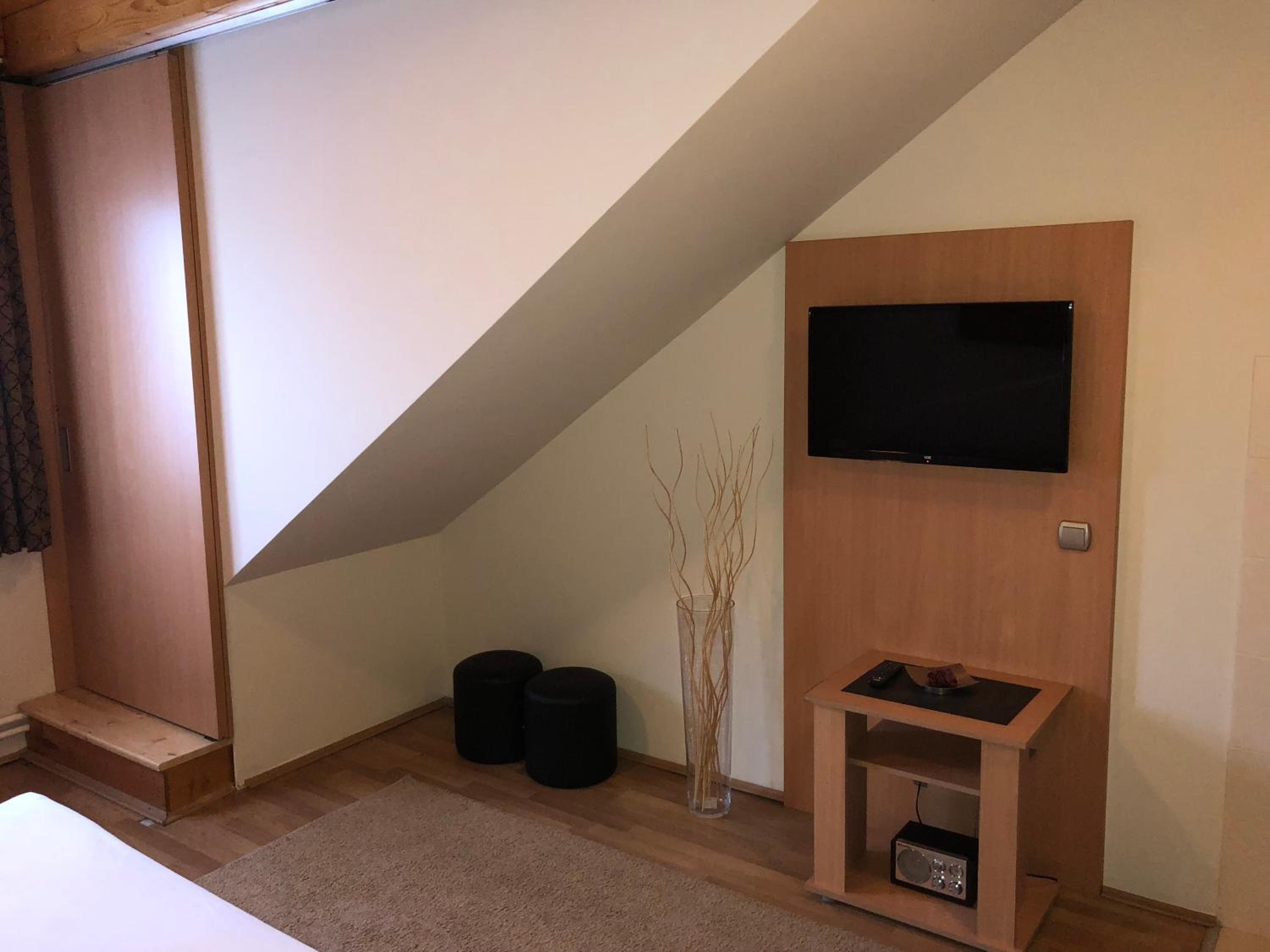Three-Bedroom Apartment - Photo 7