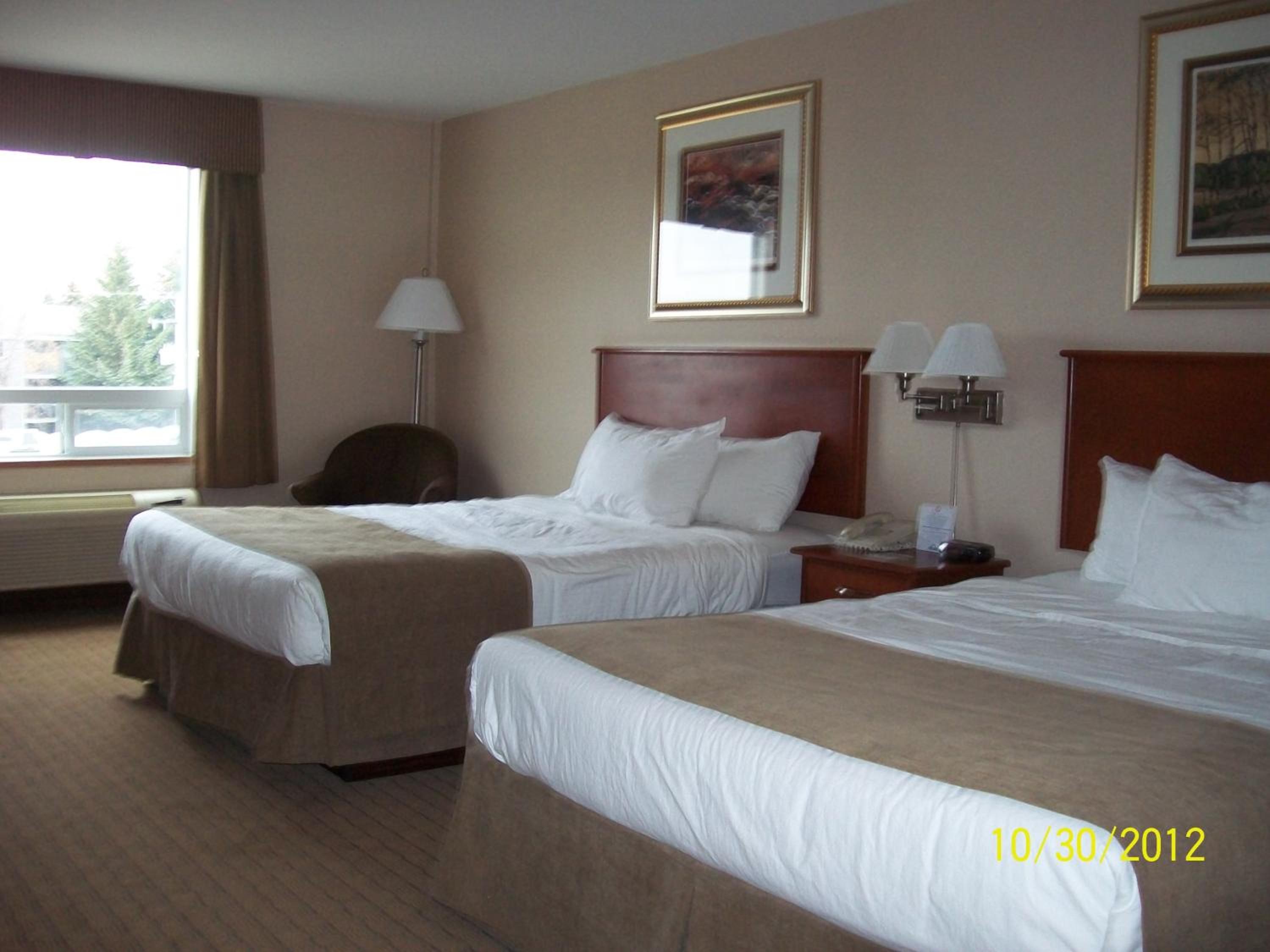 Queen Room with Two Queen Beds - Non-Smoking - Photo 1