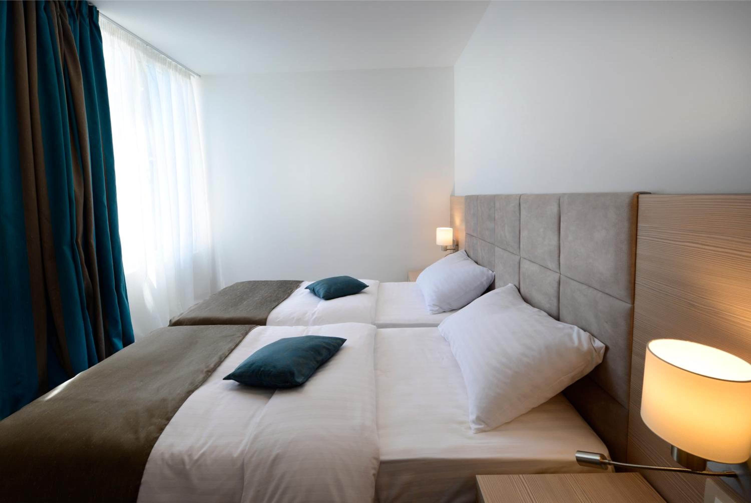 Double or Twin Room - Photo 7