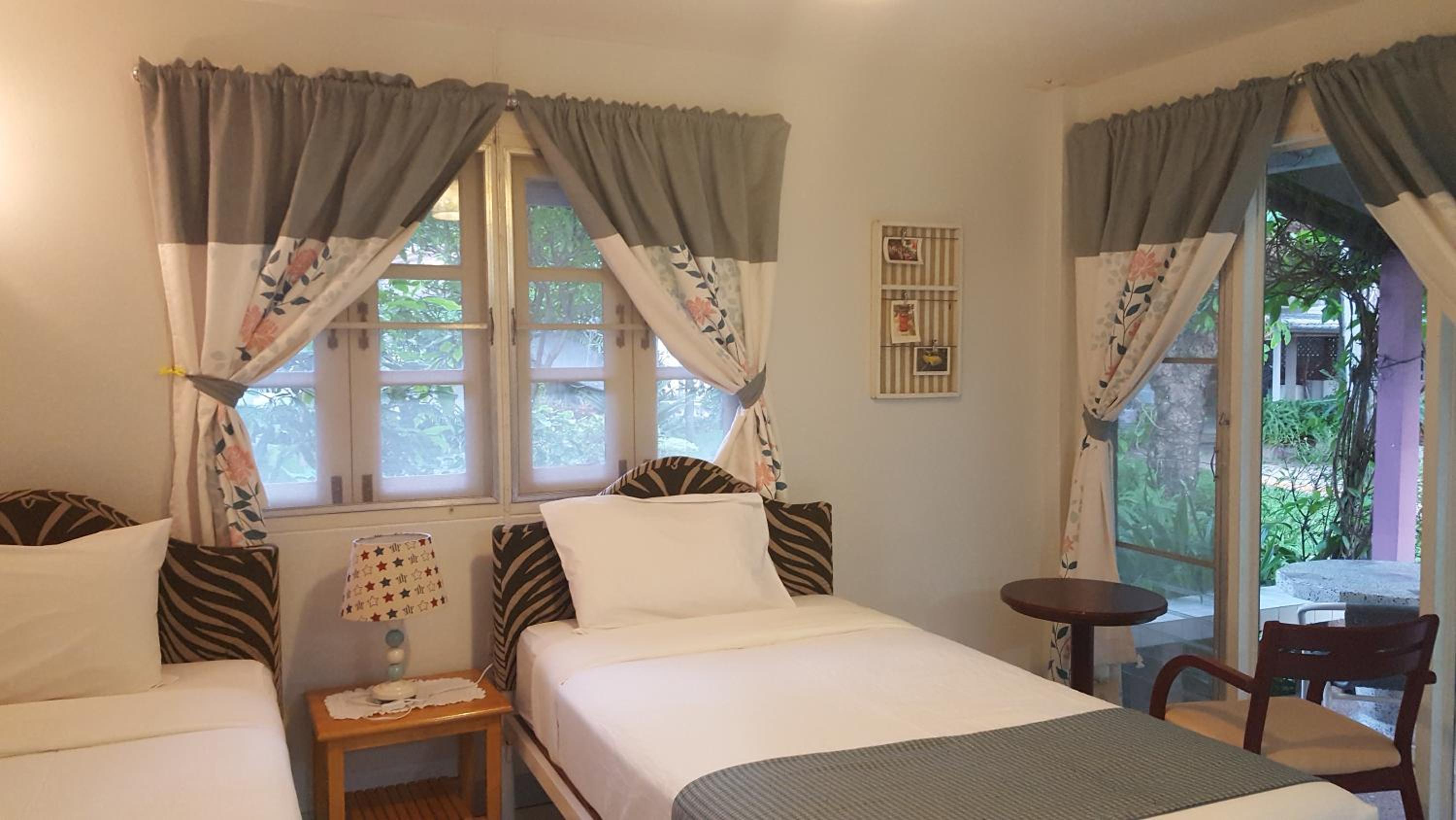 Two-Bedroom House - Photo 1