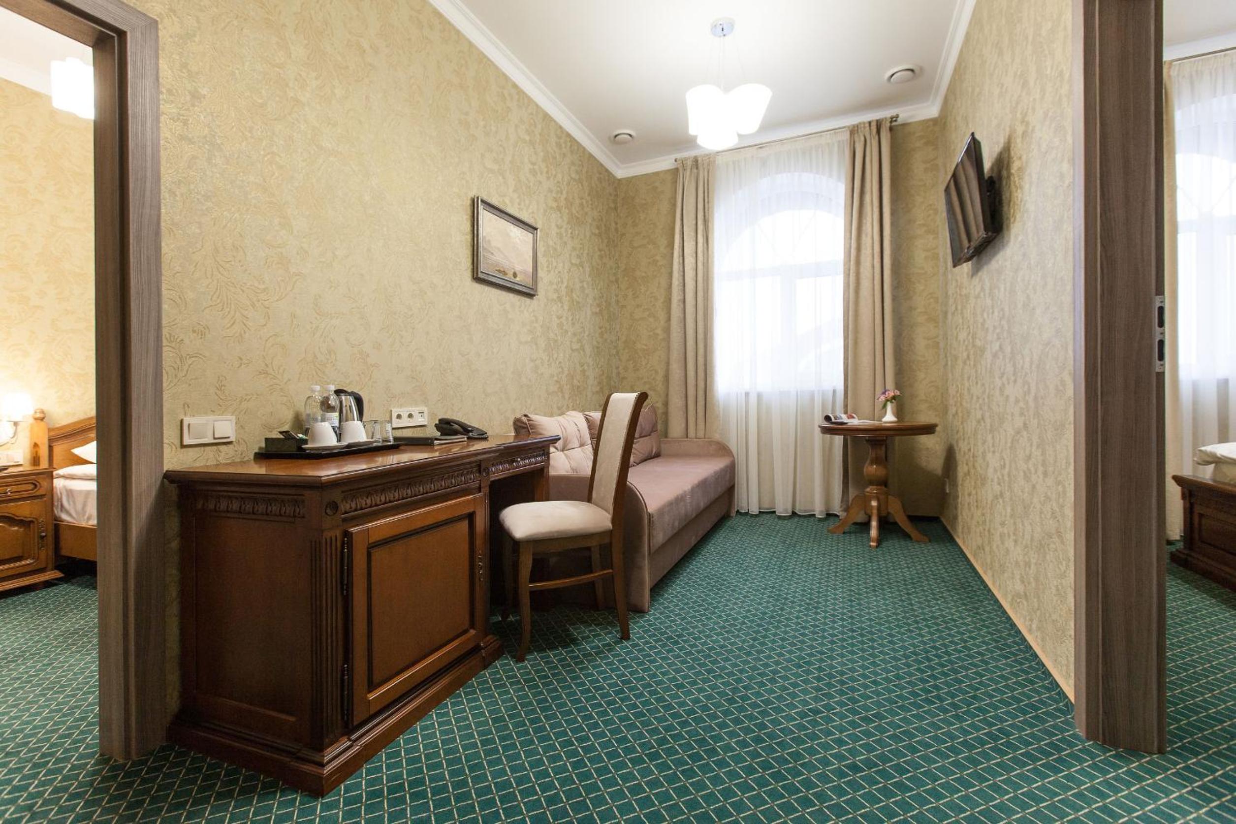 Deluxe Family Room