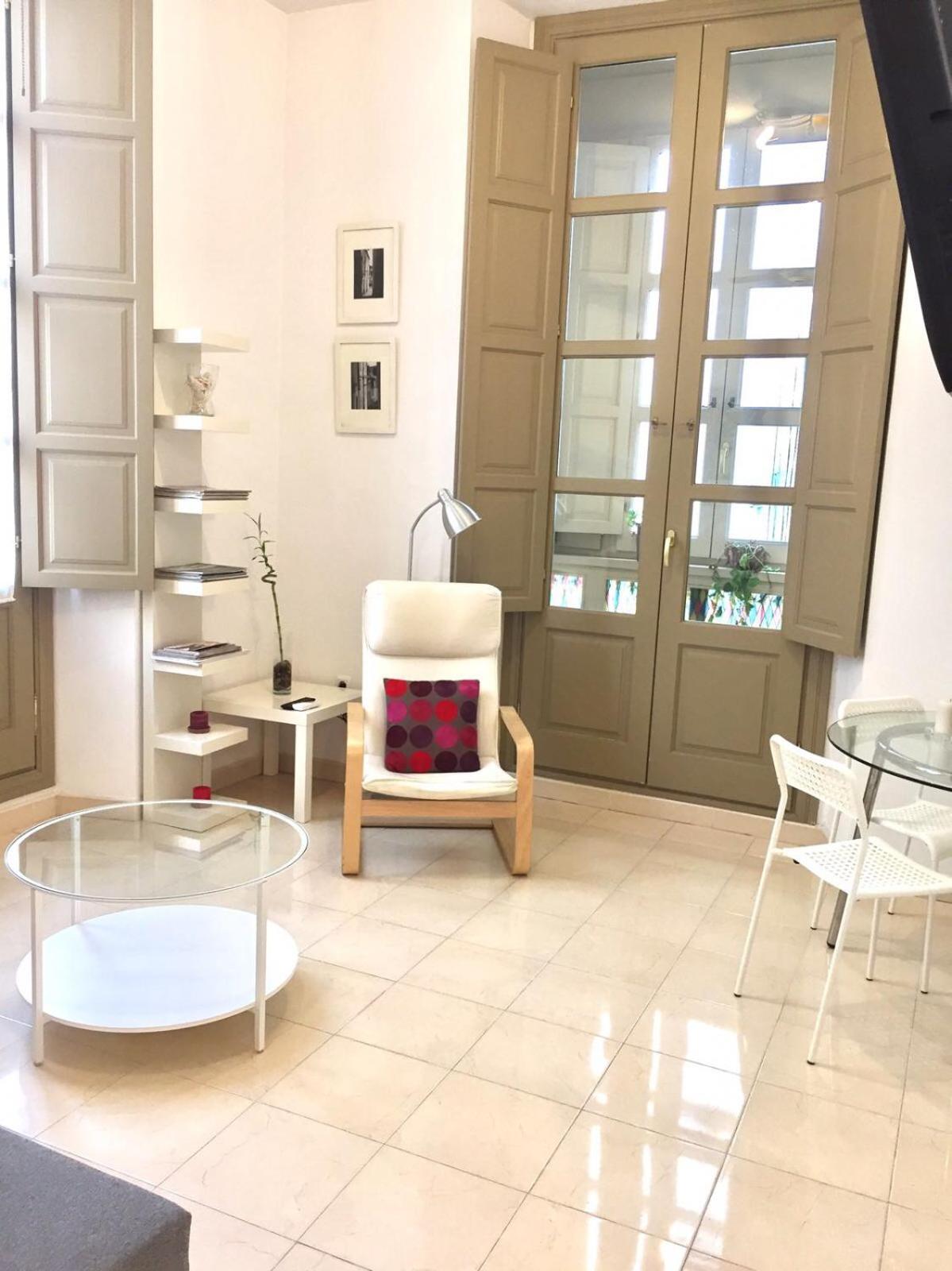 Apartamento con Balcón