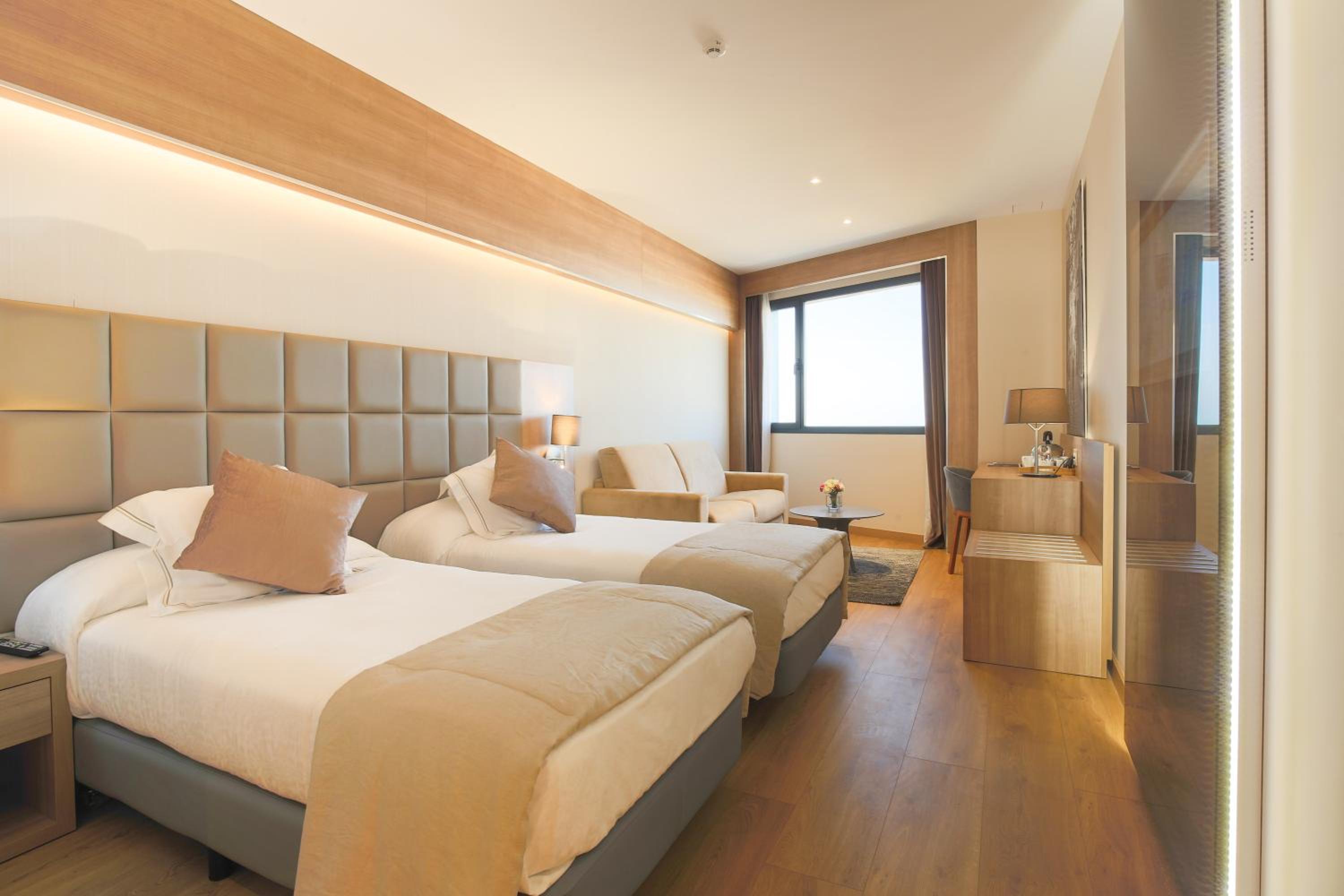 Superior Twin Room photo 2