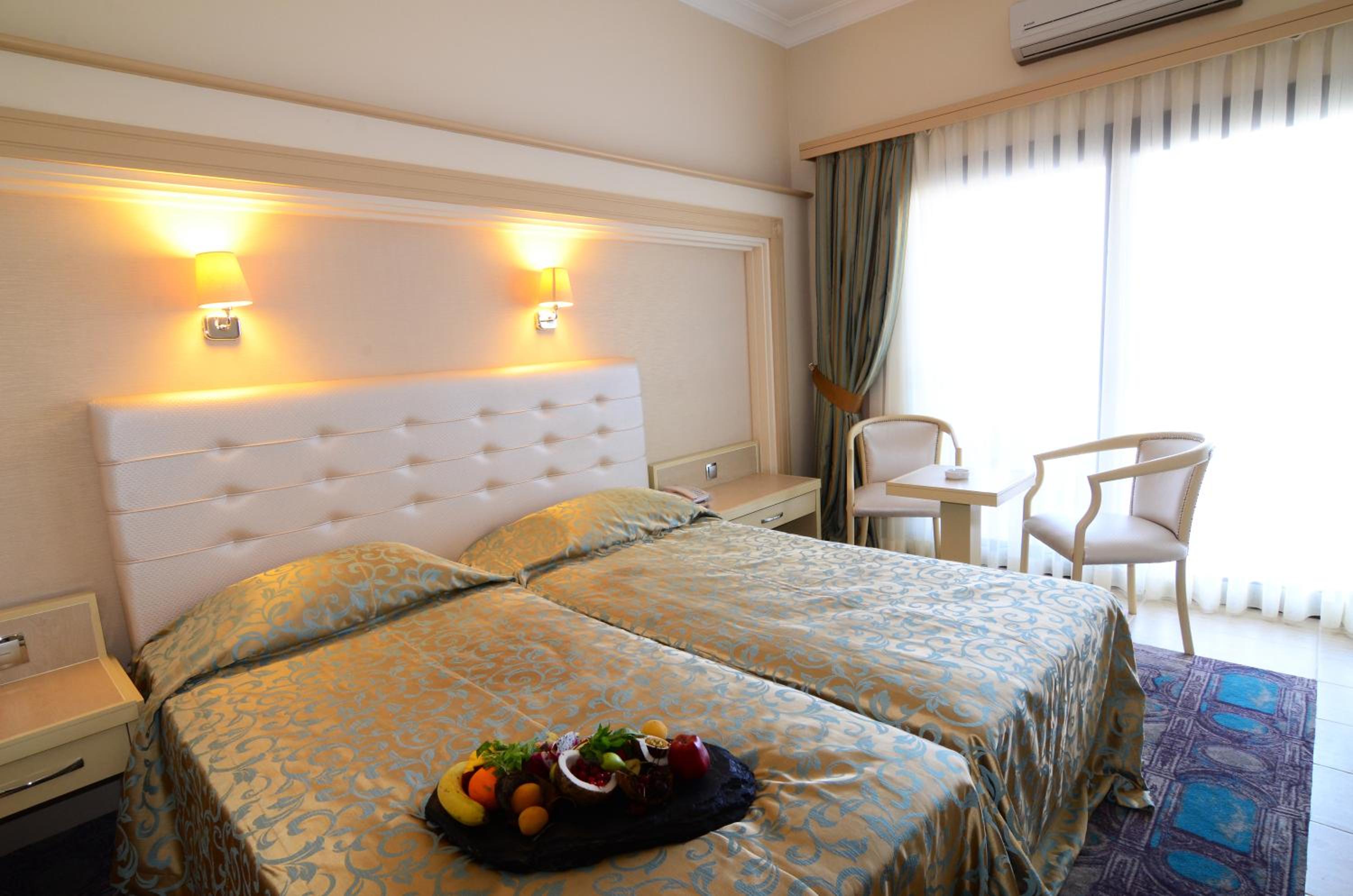 Standard Double or Twin Room with Sea View - Photo 6