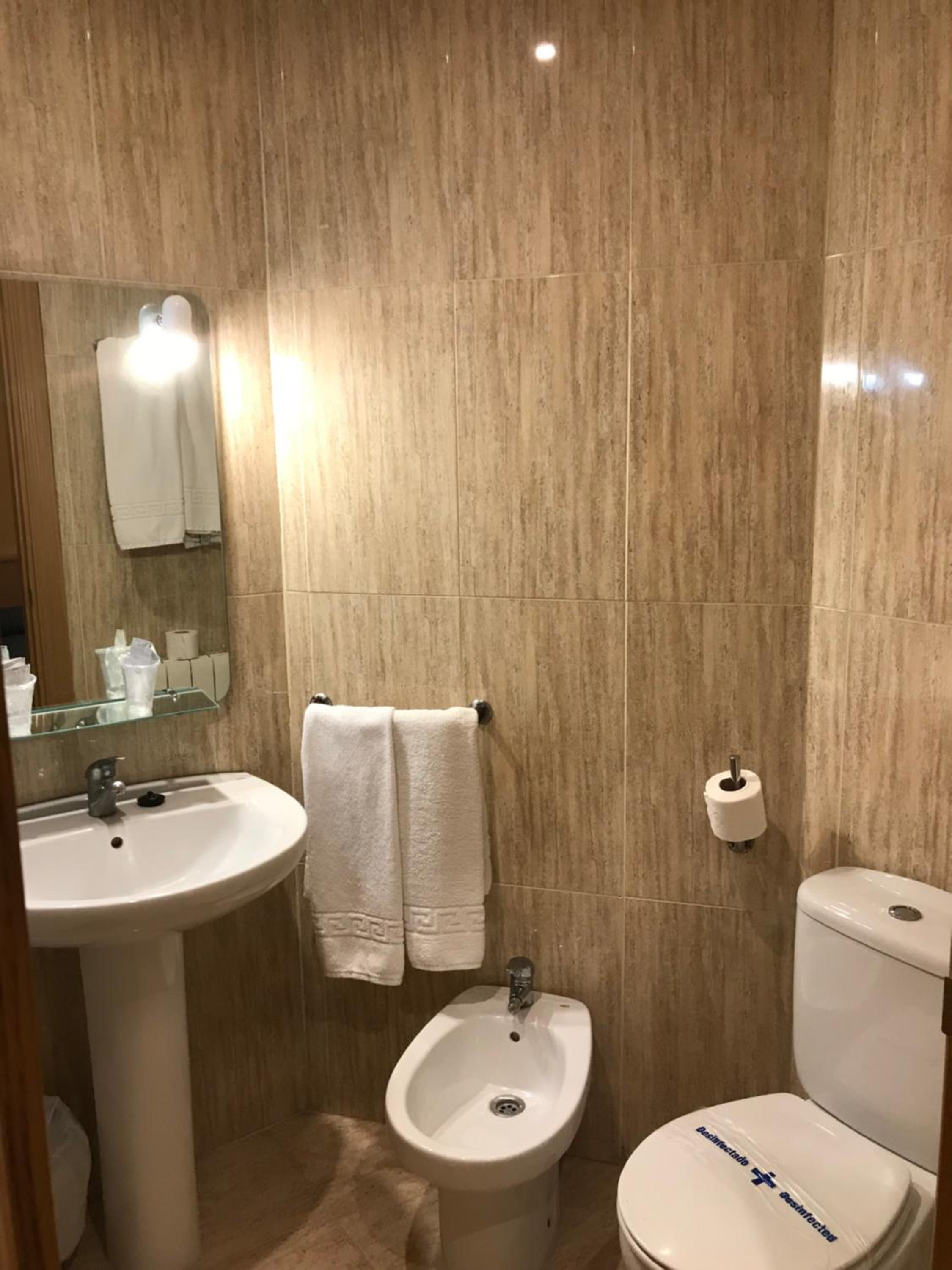 Standard Single Room with Shower photo 2