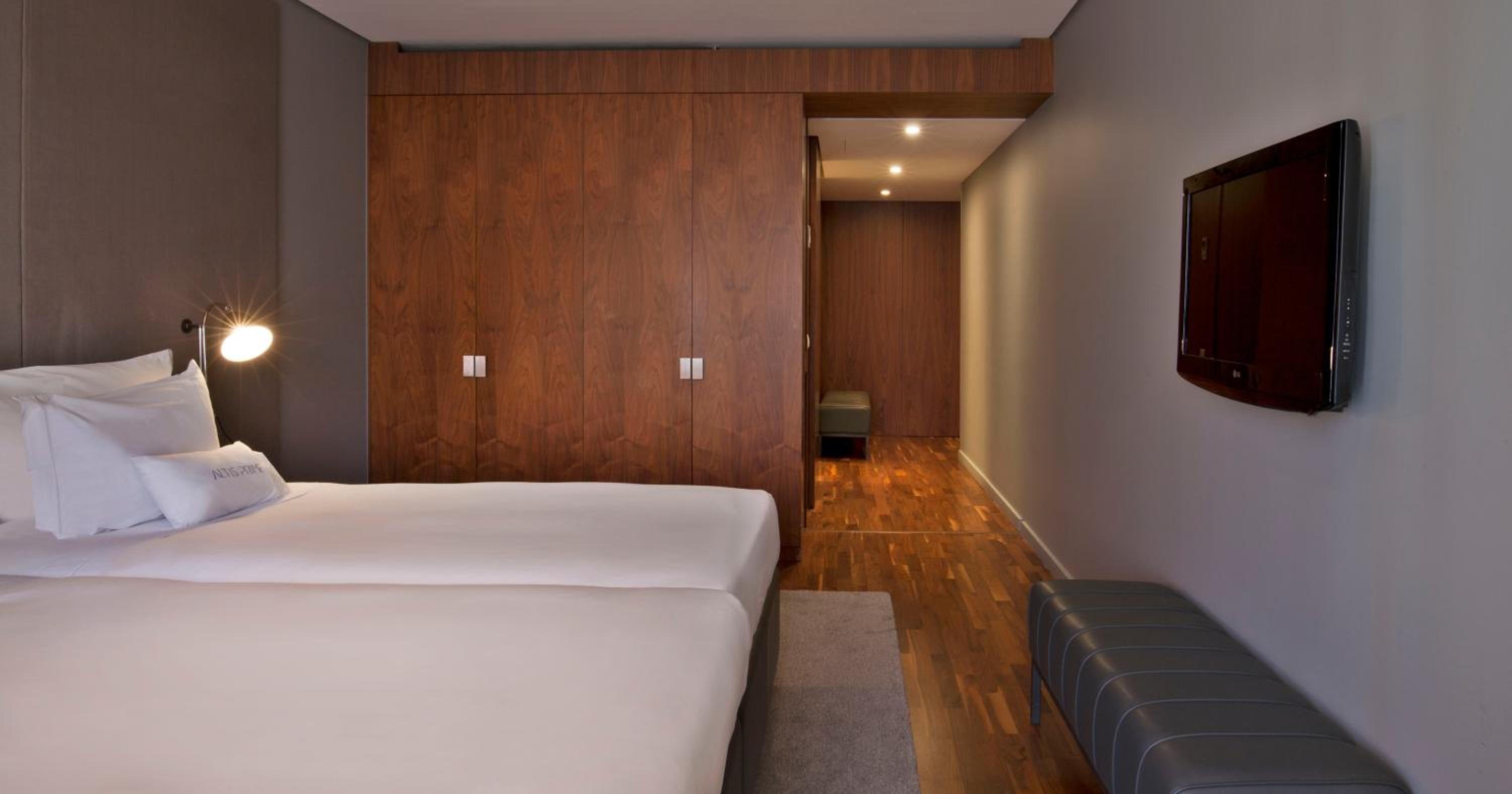 Premium Suite With Two Bedrooms - Photo 5