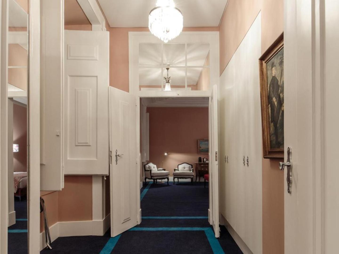 Deluxe Suite photo 1