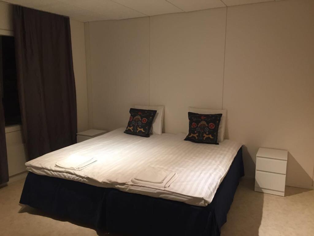 Two-Bedroom Apartment - Photo 12
