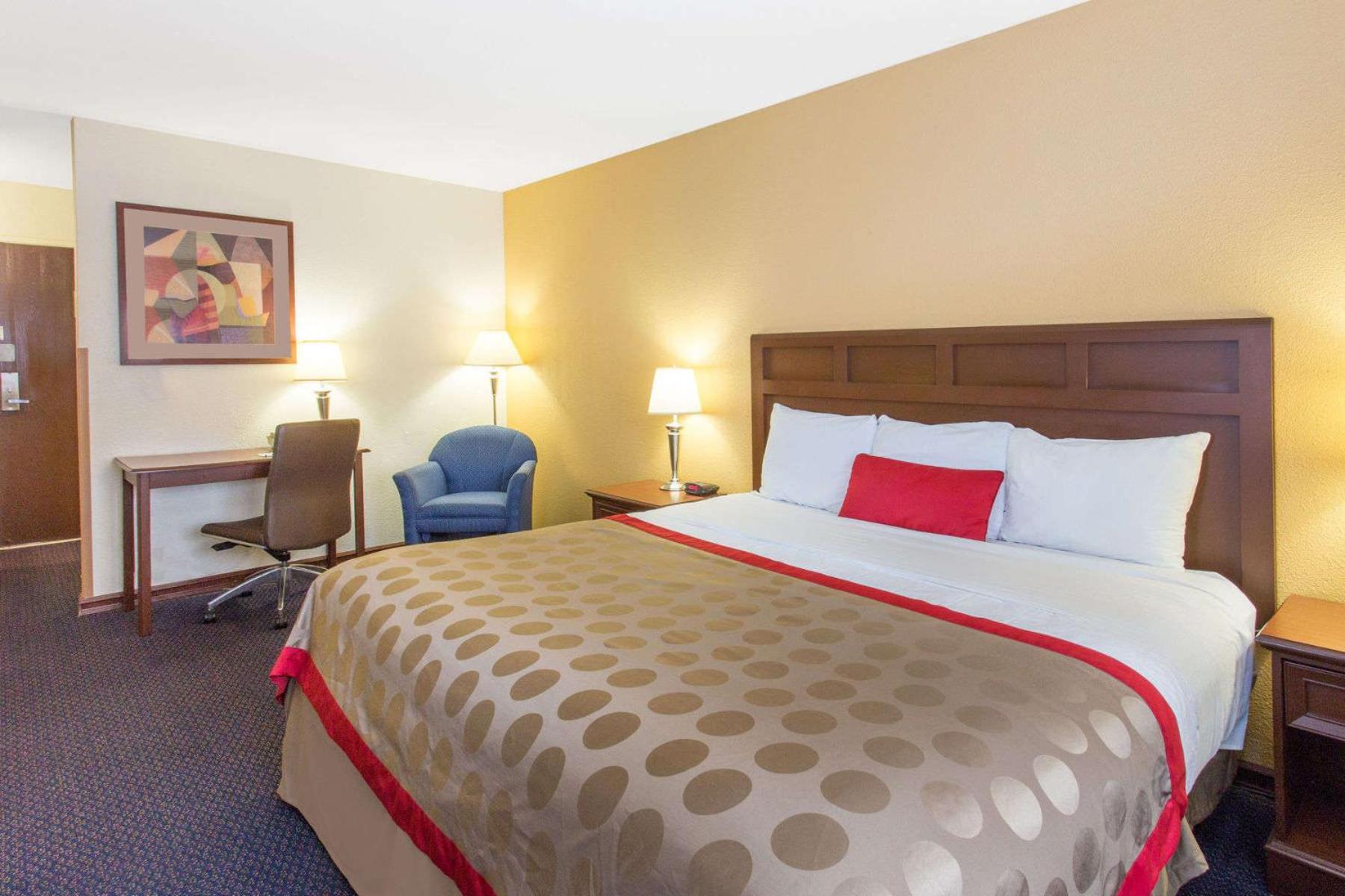 King Room - Non-Smoking - Photo 1