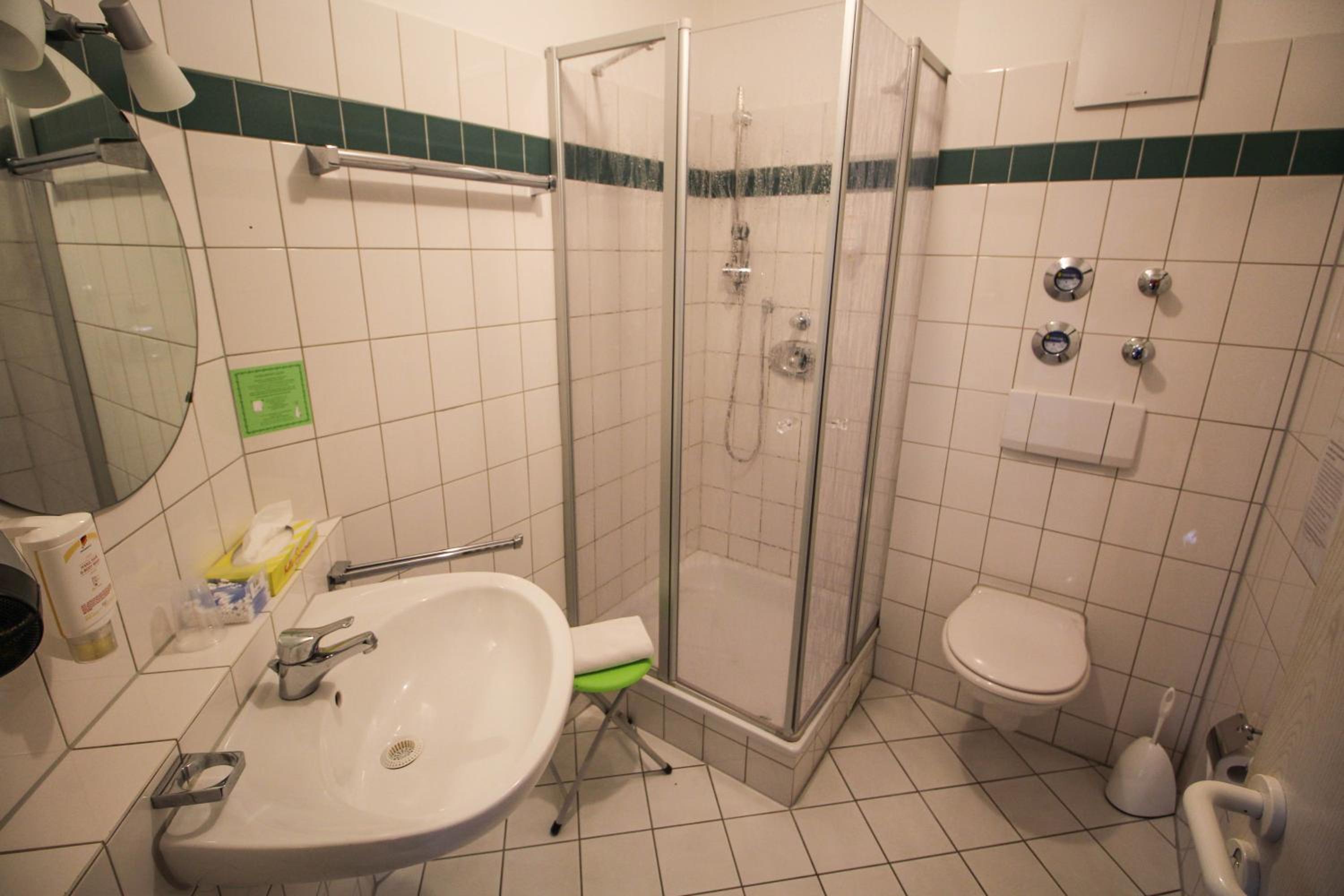 Double Room - Photo 6