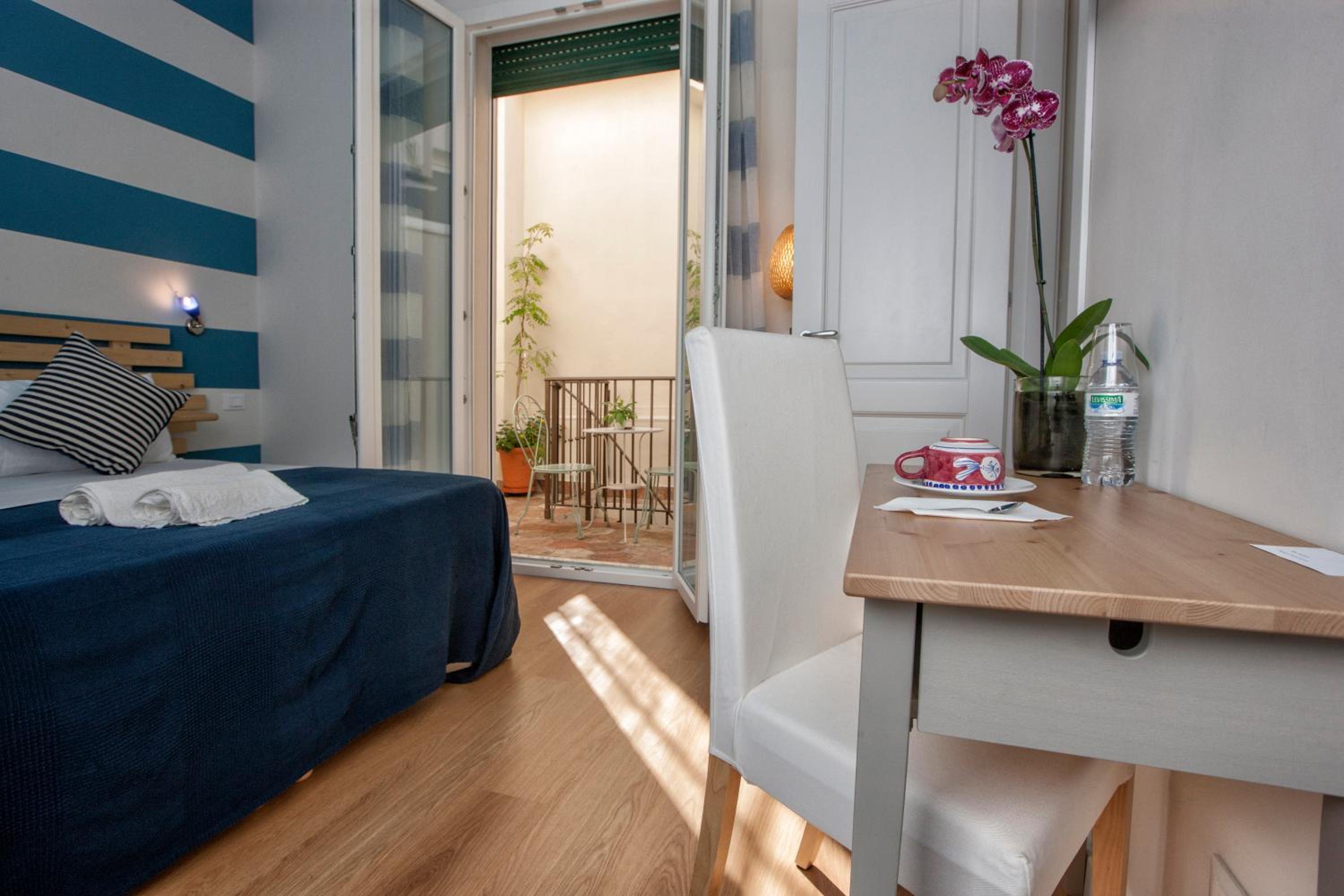 Double or Twin Room with Patio photo 3