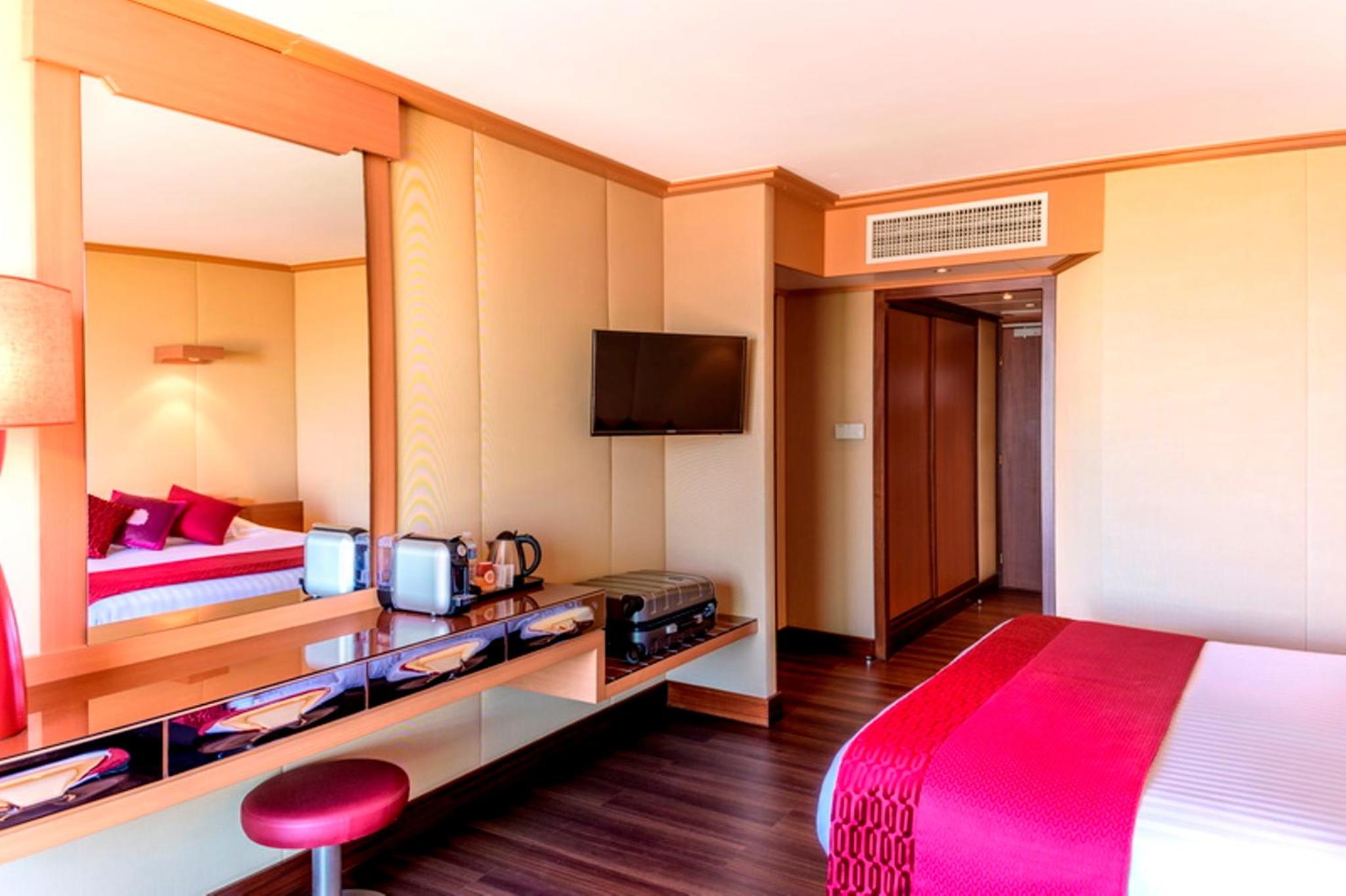 Business Single Room with half board